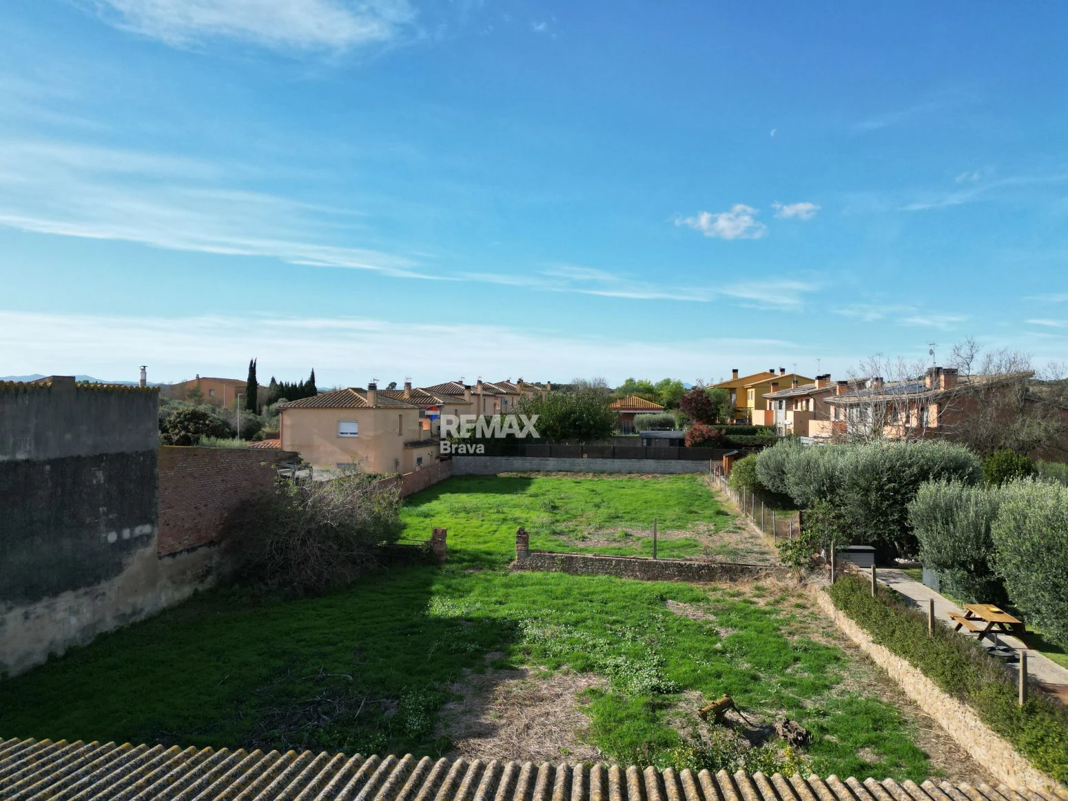 Oportunidad Única en La Tallada d’Empordà: Amplio Terreno en Zona Residencial