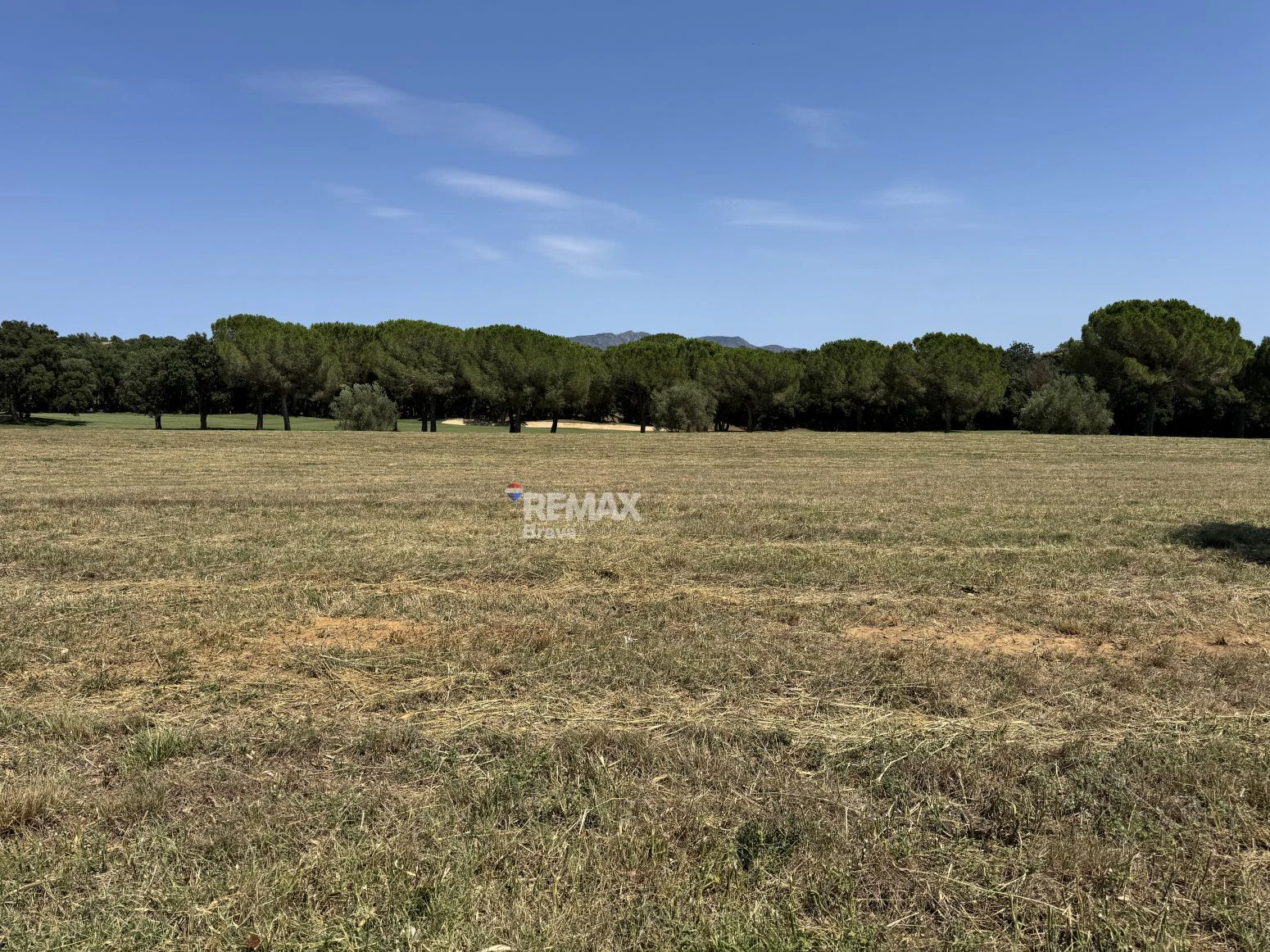 Exclusiva Parcela de 2.512 m² en Primera Línea de Golf en Peralada