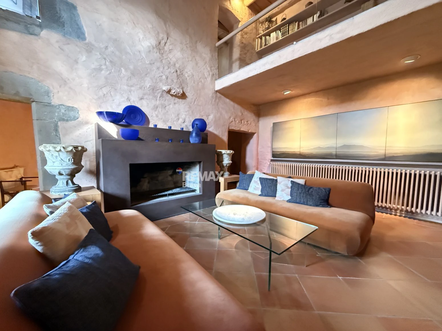 Encantadora Casa de Piedra Restaurada en el Corazón Histórico de Madremanya