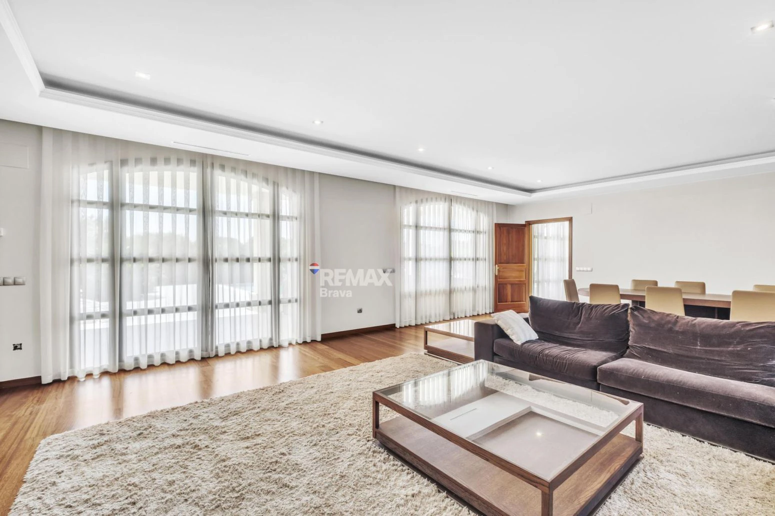 Villa Premium en Primera Línea de Golf en Peralada con Amplios Jardines y Privacidad Total