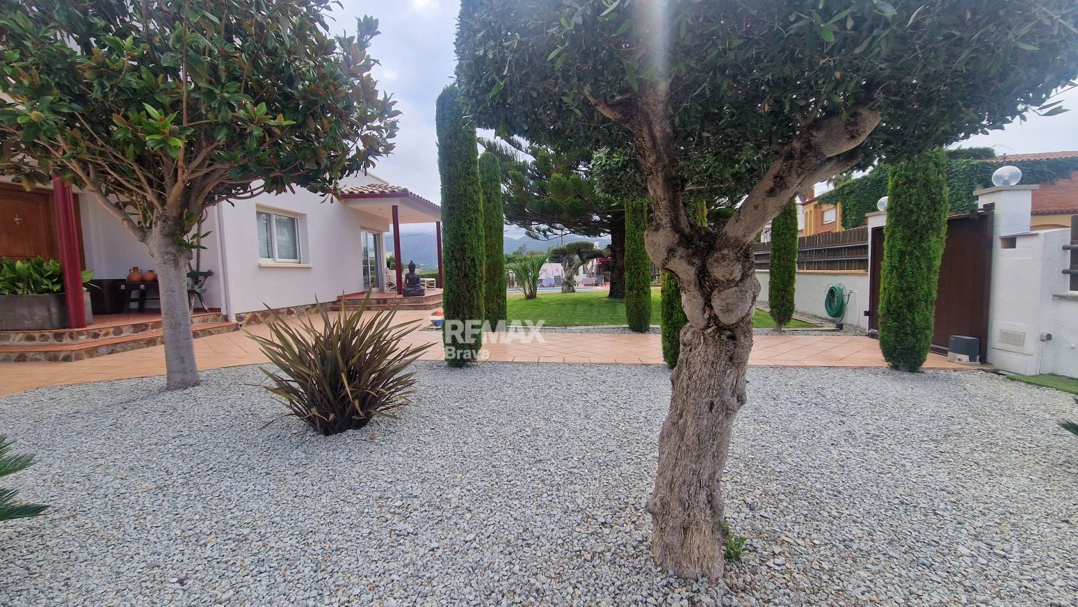 Exclusiva Vivienda en Roses sobre Parcela de 1.190 m² en Entorno Muy Tranquilo