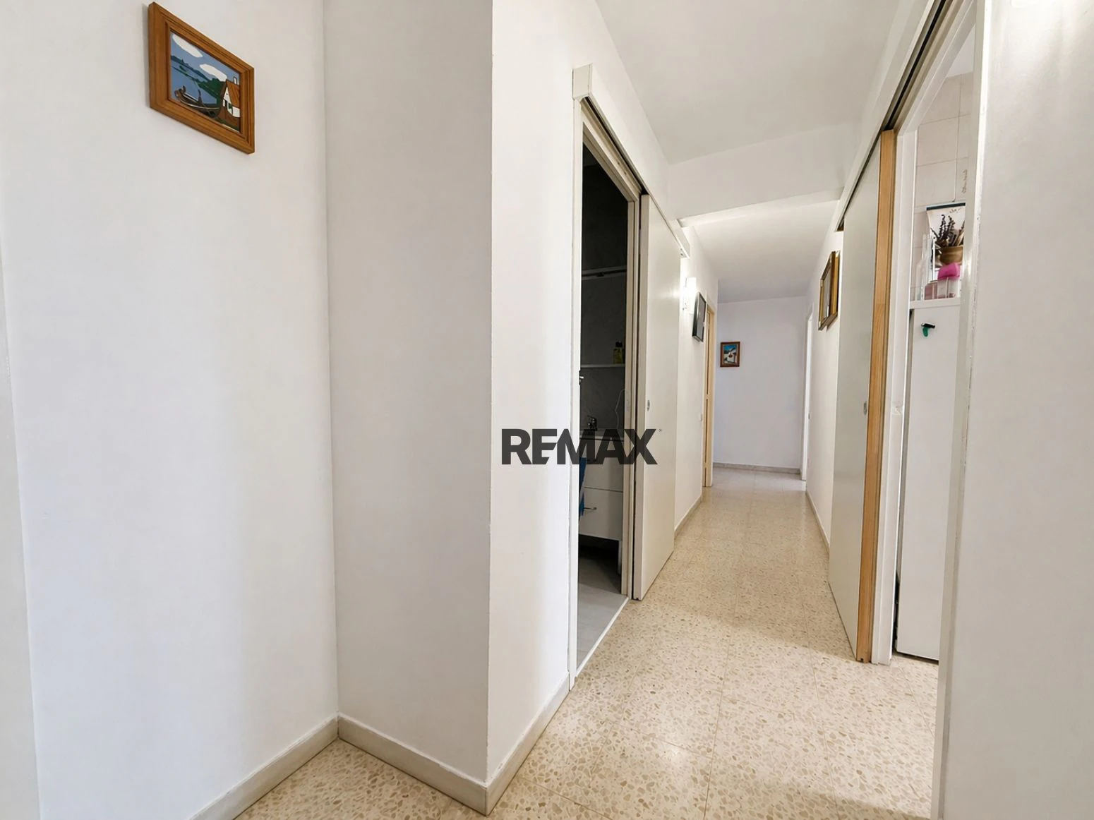 Amplio apartamento junto al mar en Santa Margarita, Roses.