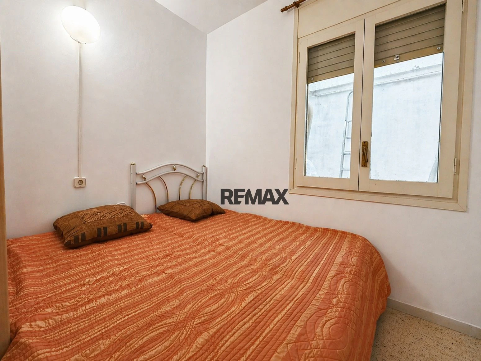 Amplio apartamento junto al mar en Santa Margarita, Roses.