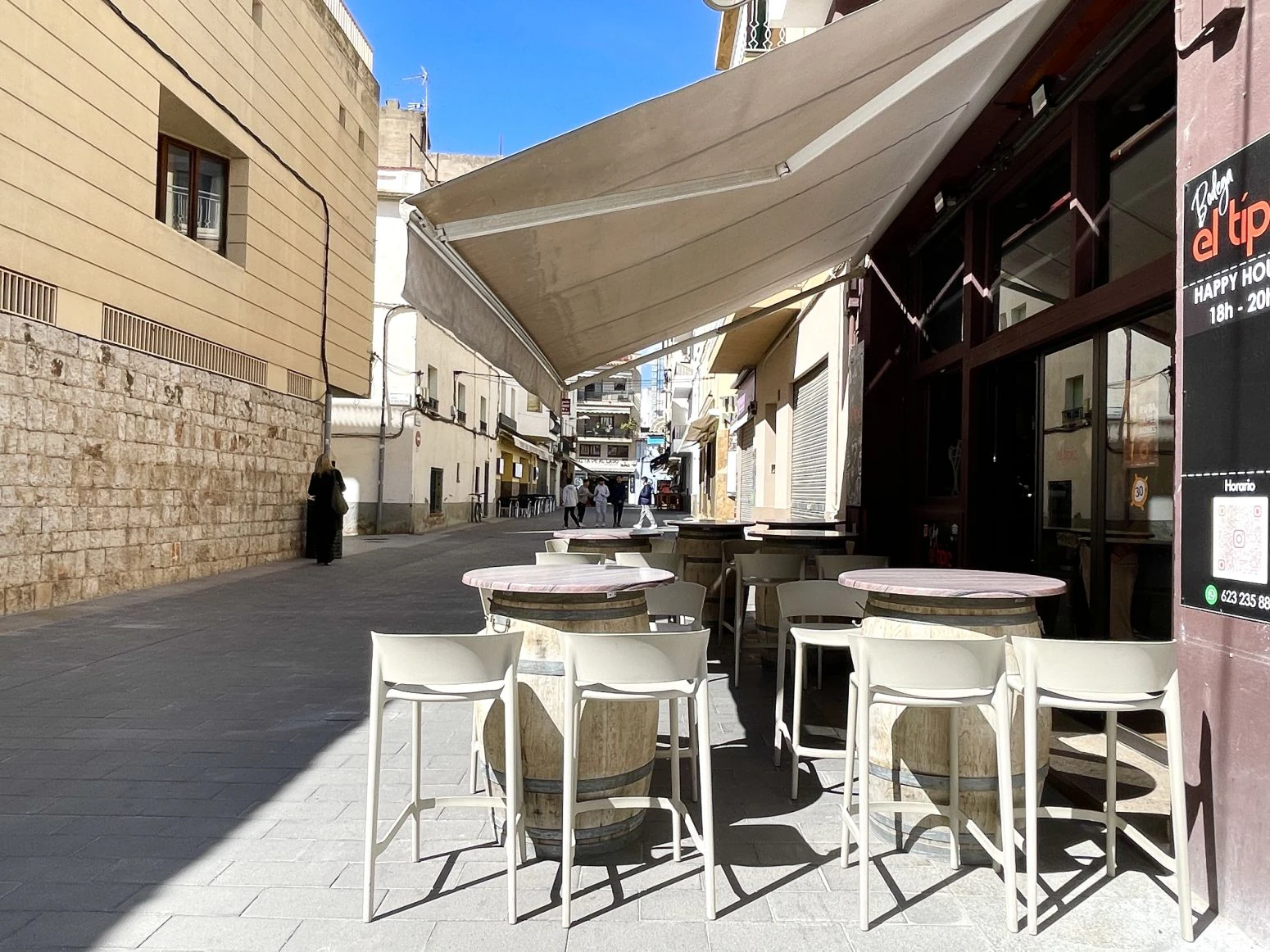 Roses, centro: se traspasa negocio de bar restaurante en inm