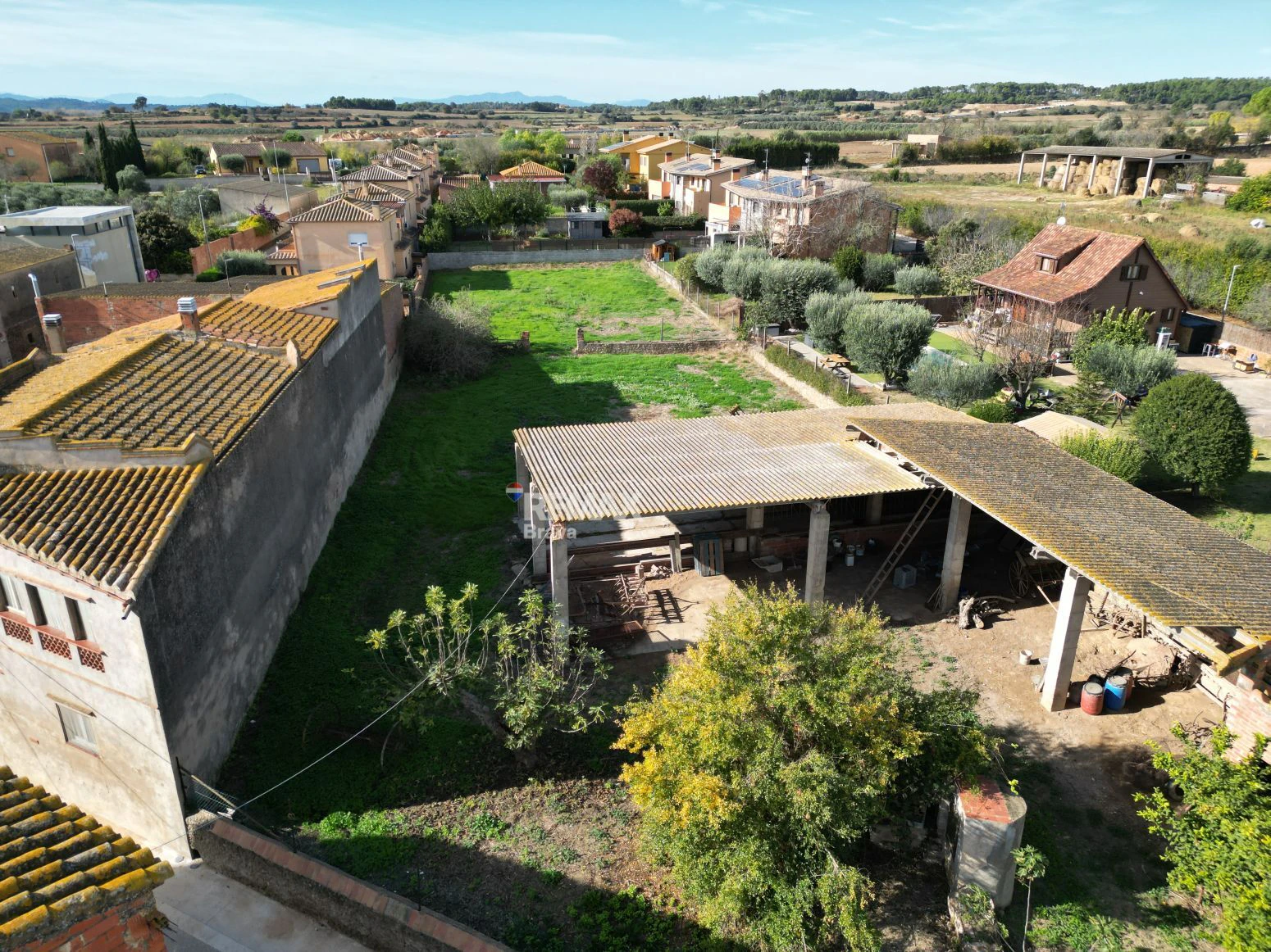Oportunidad Única en La Tallada d’Empordà: Amplio Terreno en Zona Residencial