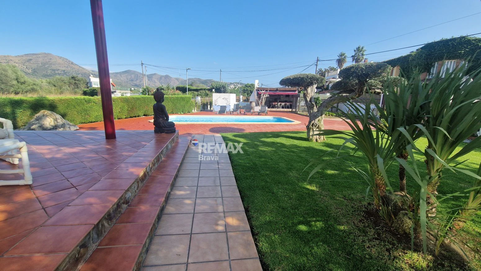 Exclusiva Vivienda en Roses sobre Parcela de 1.190 m² en Entorno Muy Tranquilo