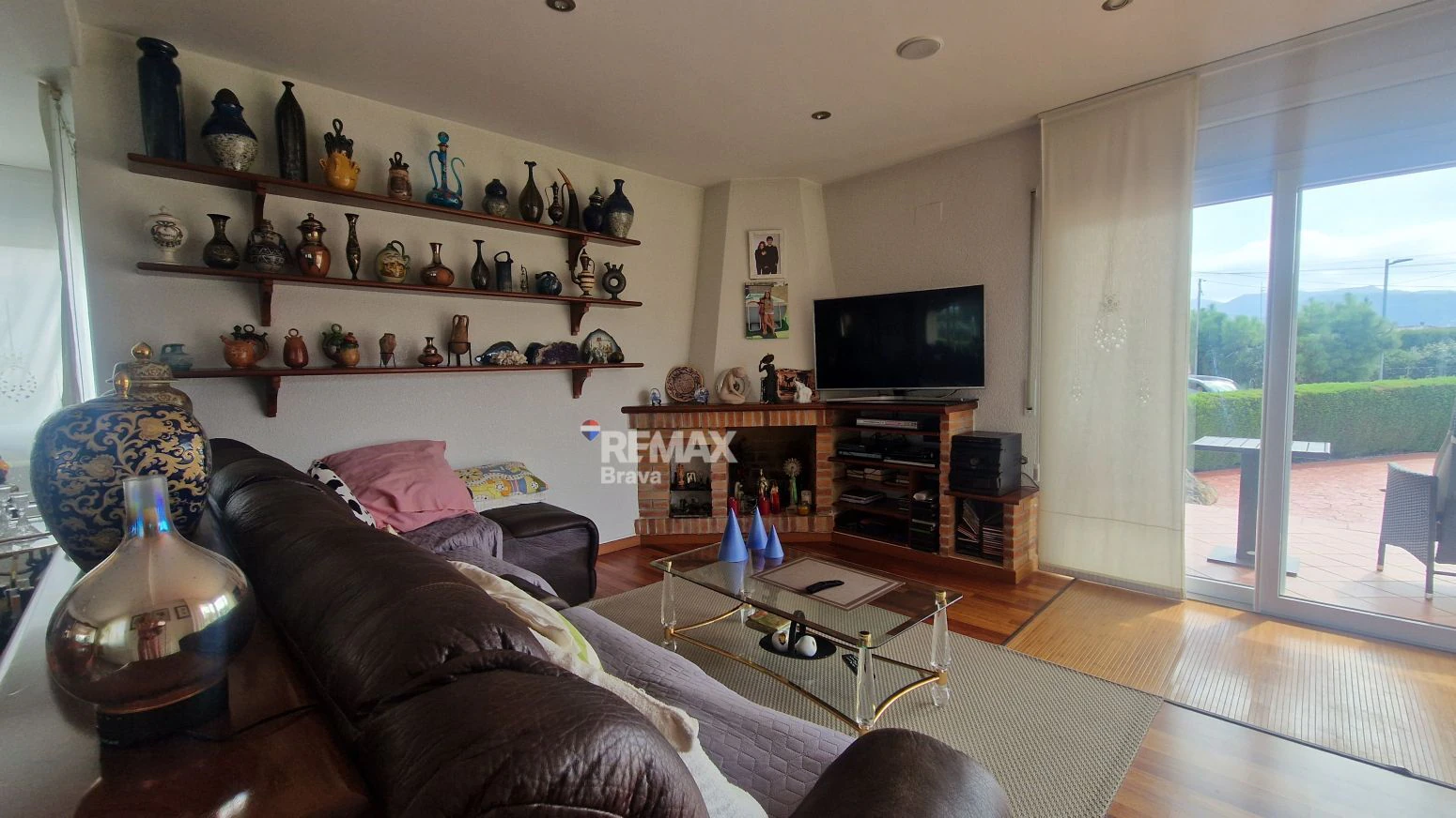 Exclusiva Vivienda en Roses sobre Parcela de 1.190 m² en Entorno Muy Tranquilo