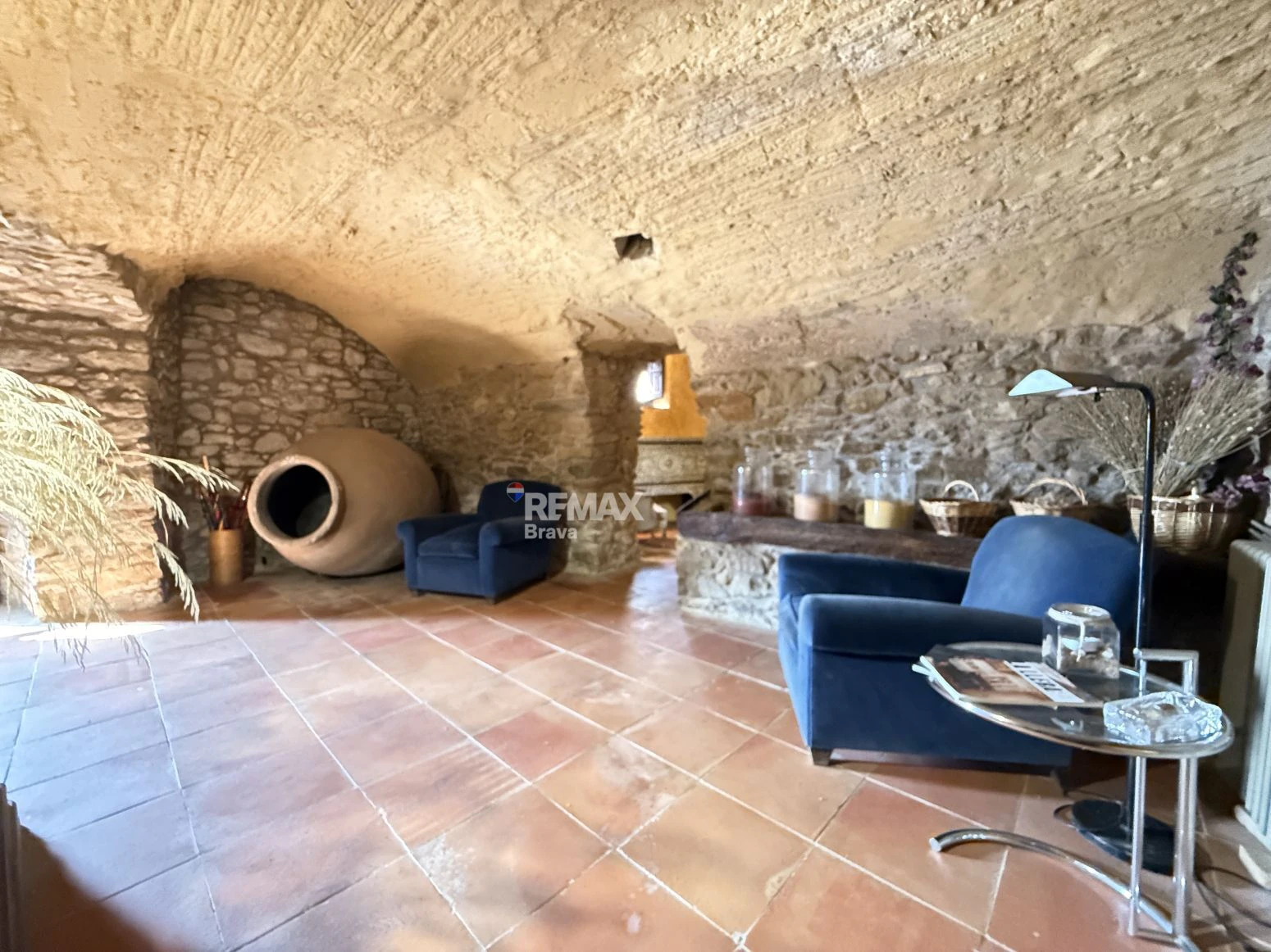 Encantadora Casa de Piedra Restaurada en el Corazón Histórico de Madremanya
