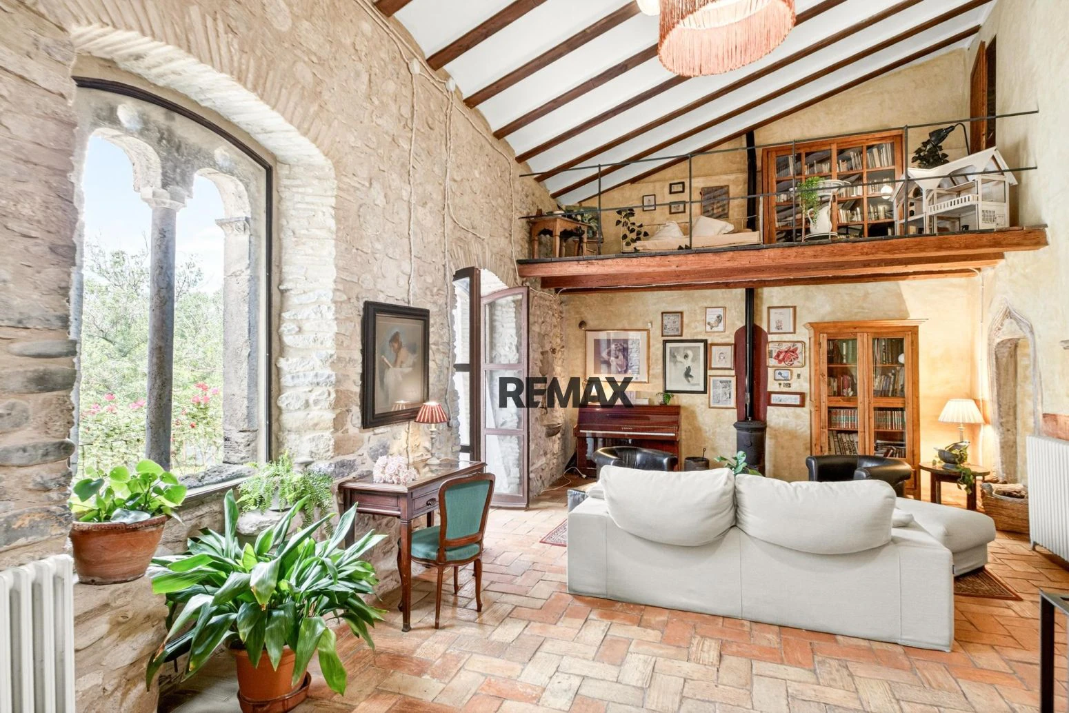 Casa de pueblo con encanto y más de 500 m² entre el Pla de l’Estany y l’Alt Empordà con licencia turística