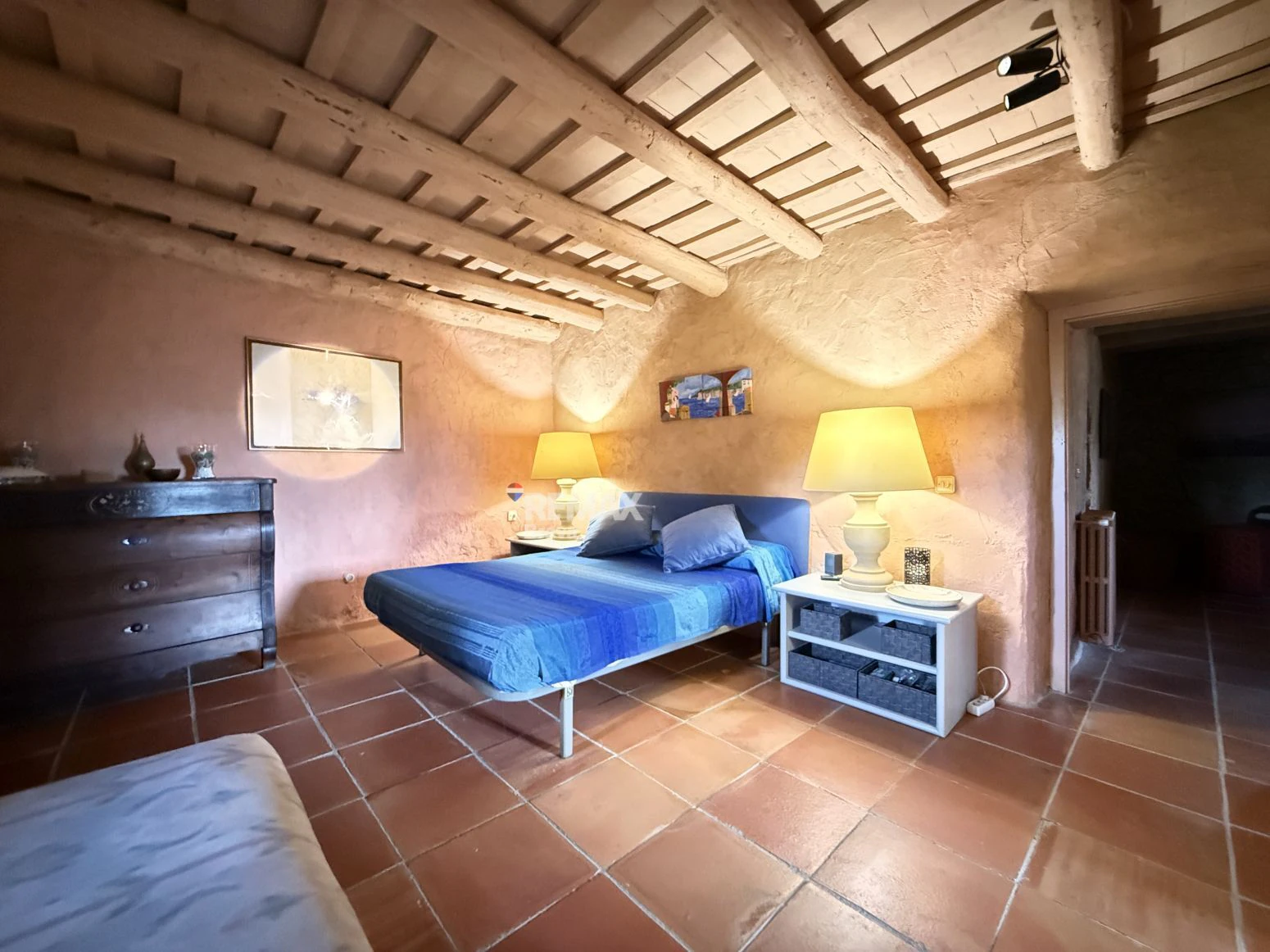 Encantadora Casa de Piedra Restaurada en el Corazón Histórico de Madremanya
