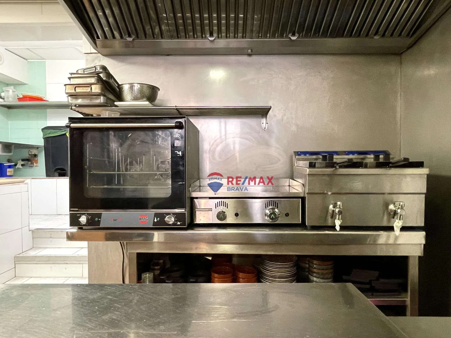 Roses, centro: se traspasa negocio de bar restaurante en inm