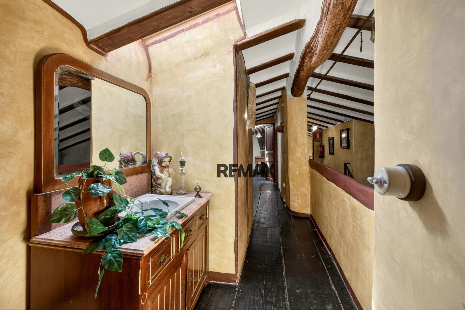 Casa de pueblo con encanto y más de 500 m² entre el Pla de l’Estany y l’Alt Empordà con licencia turística