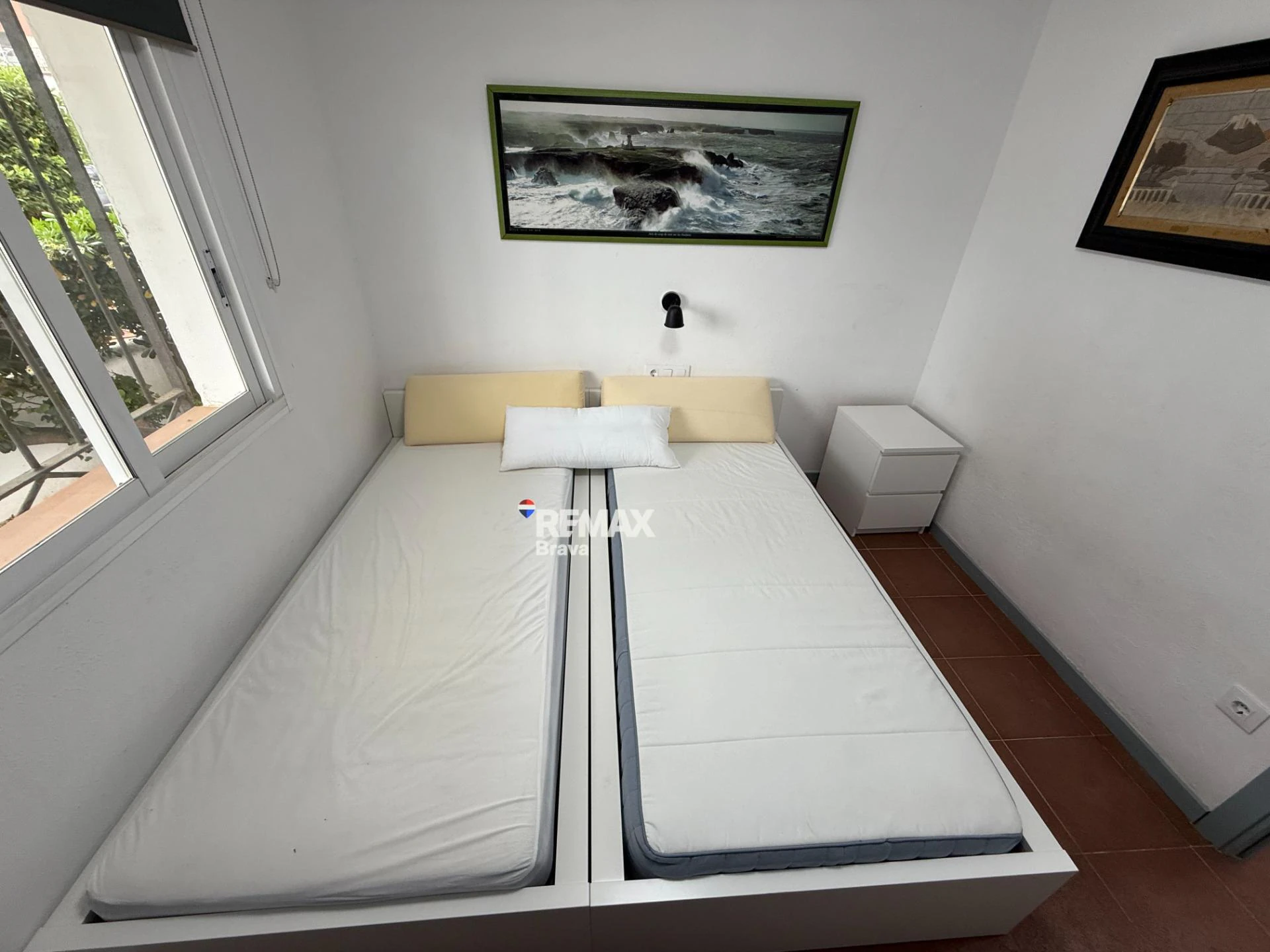 Exclusivo apartamento con amarre privado, gran terraza y licencia turística en Santa Margarida – Roses.