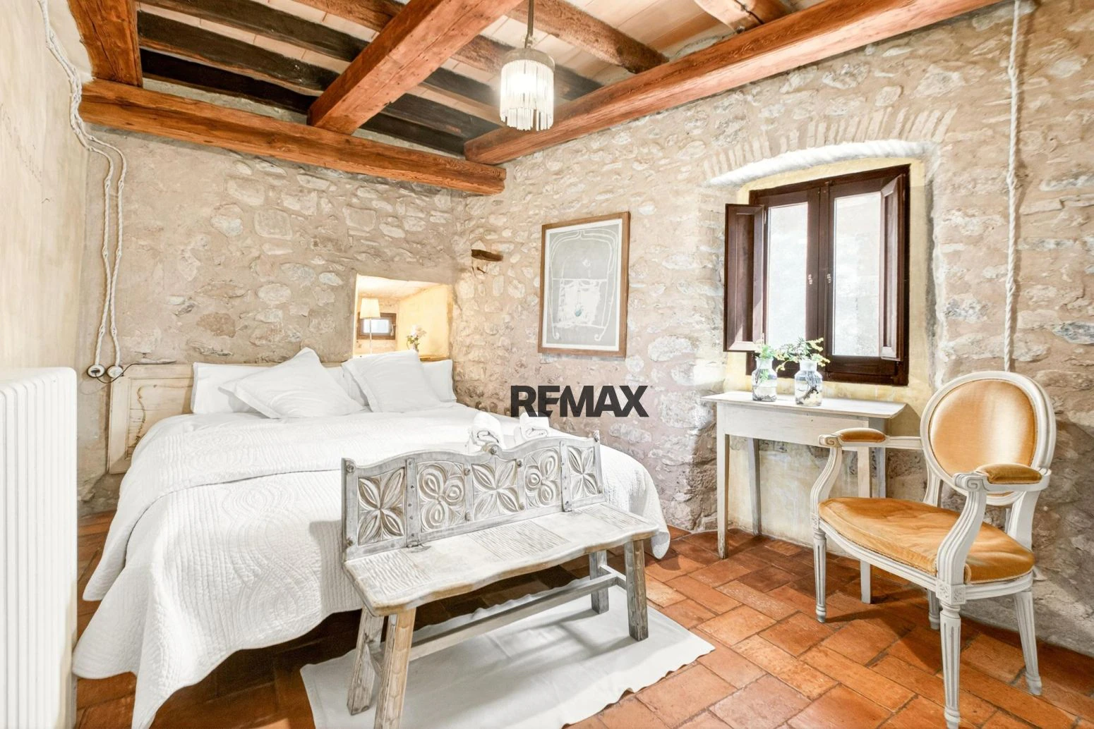 Casa de pueblo con encanto y más de 500 m² entre el Pla de l’Estany y l’Alt Empordà con licencia turística