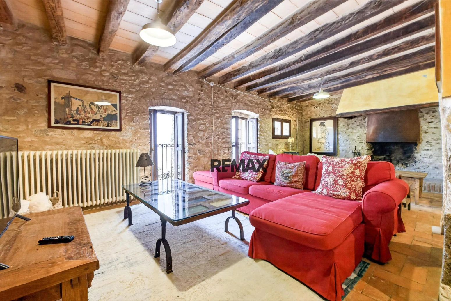 Casa de pueblo con encanto y más de 500 m² entre el Pla de l’Estany y l’Alt Empordà con licencia turística
