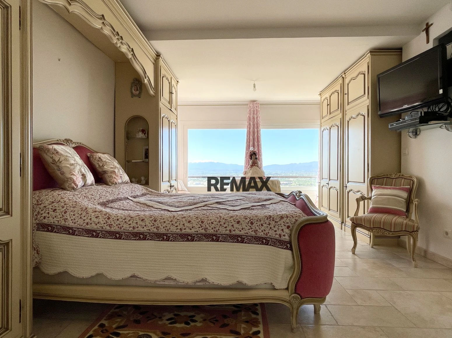 Villa mediterránea con espectaculares vistas al mar
