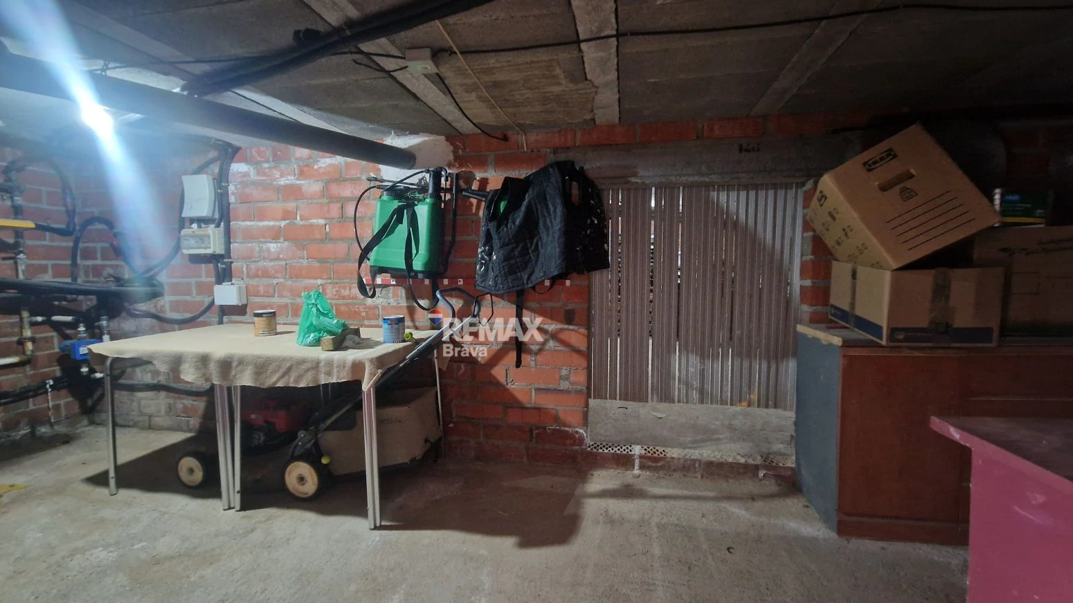 Exclusiva Vivienda en Roses sobre Parcela de 1.190 m² en Entorno Muy Tranquilo