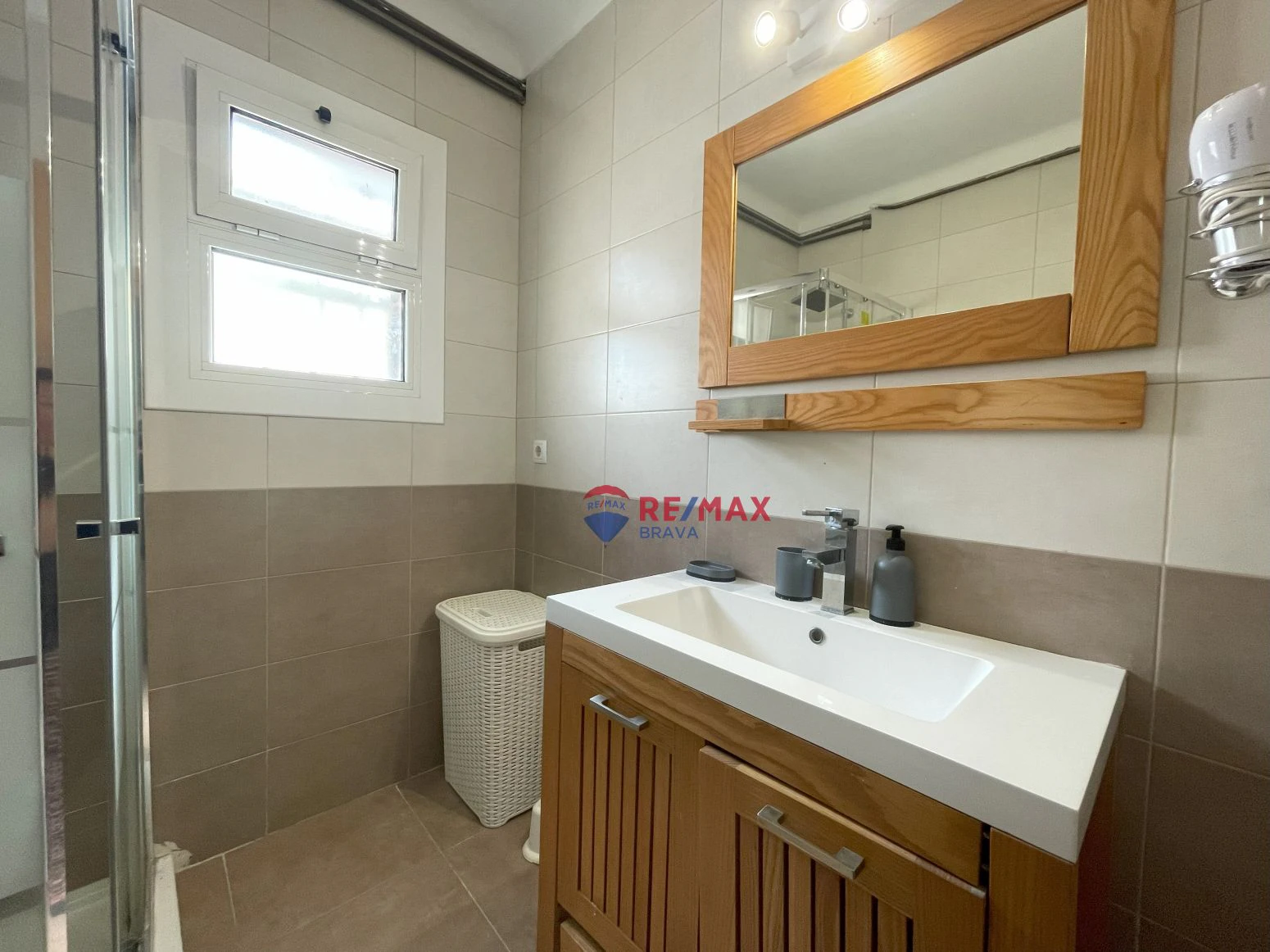 Casa en venta en Llançà con terraza, 3 habitaciones , dere