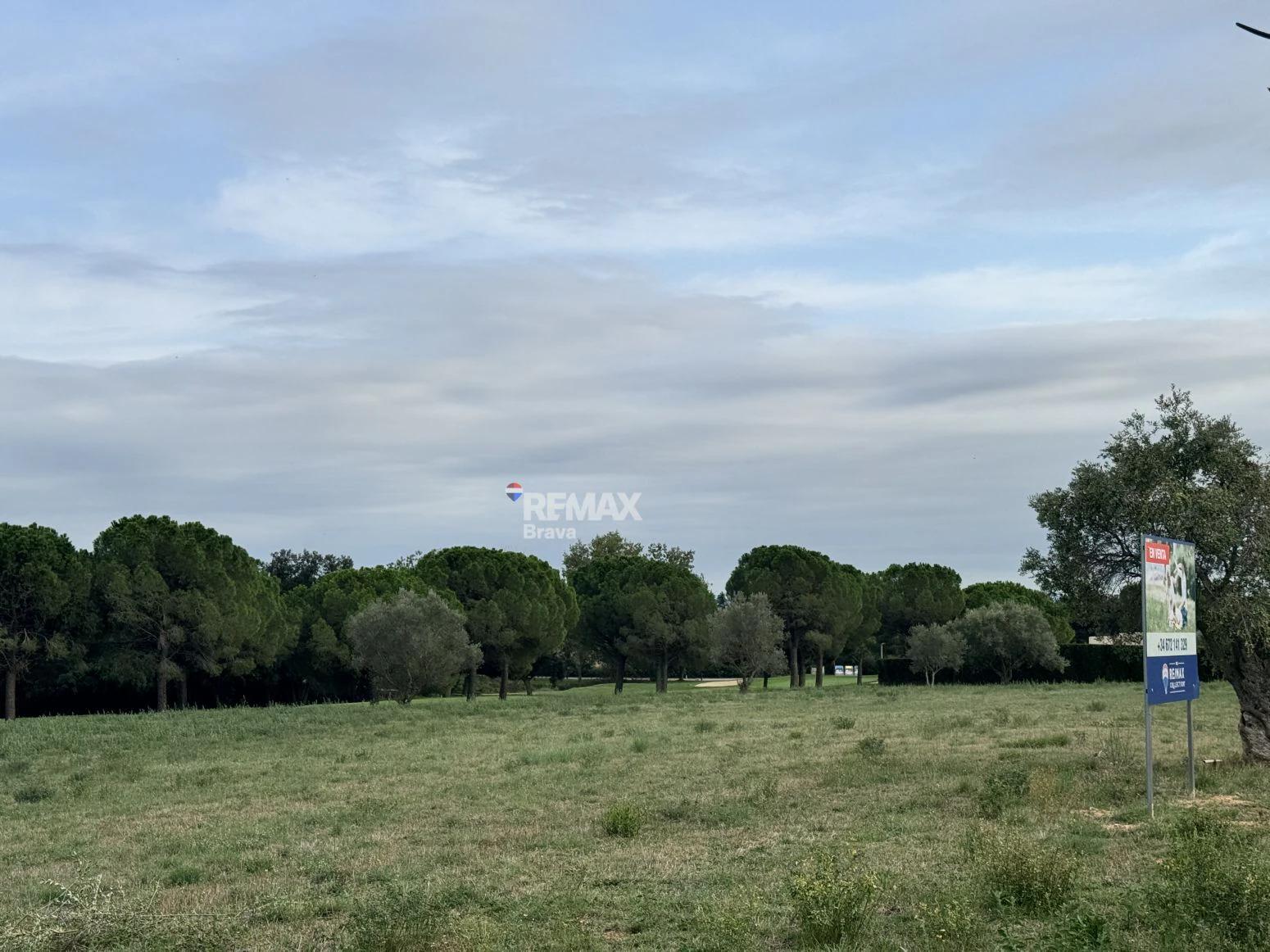 Exclusiva Parcela de 2.512 m² en Primera Línea de Golf en Peralada