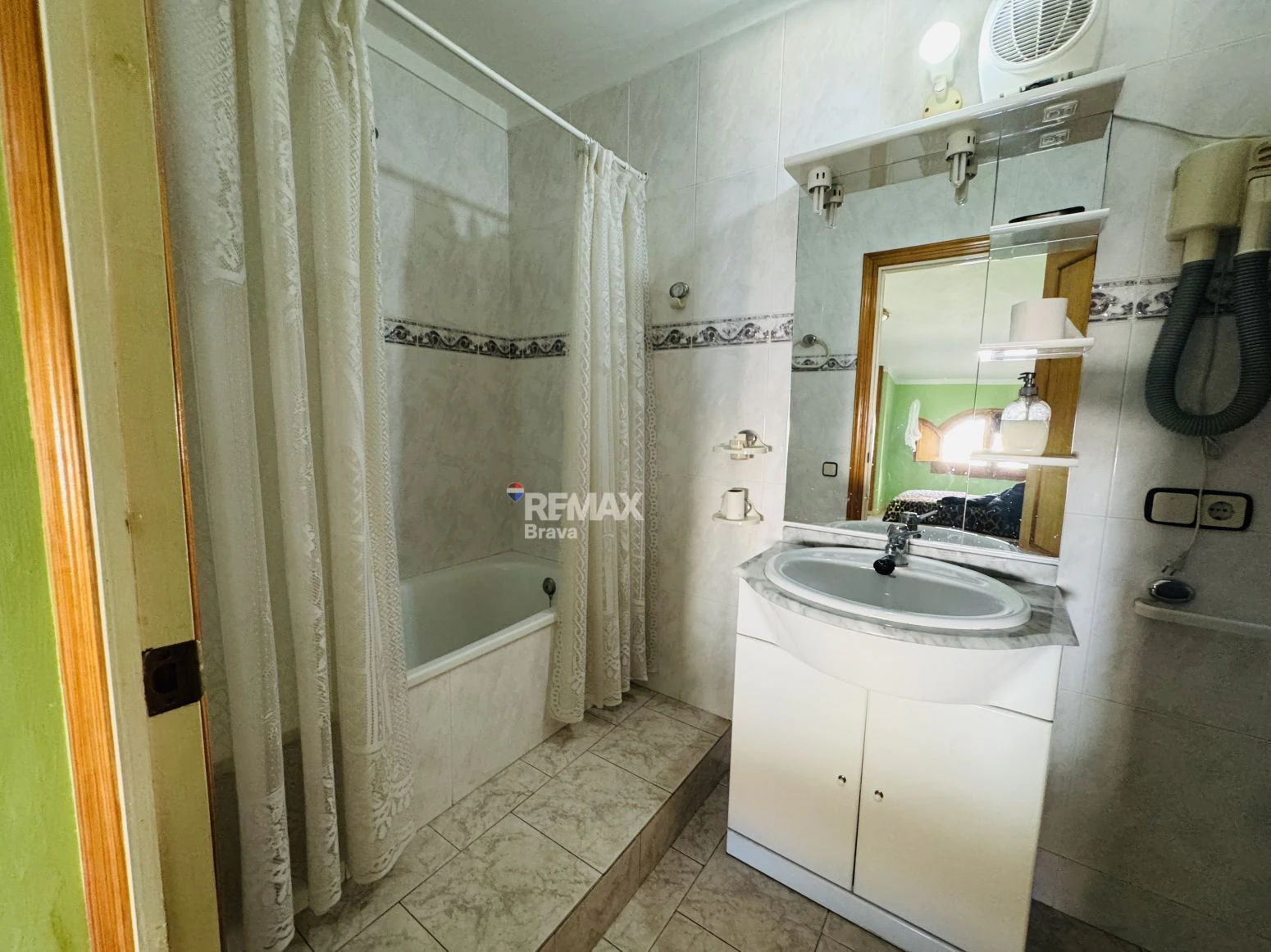 Exclusiva vivienda familiar de 6 habitaciones con piscina privada en Amer