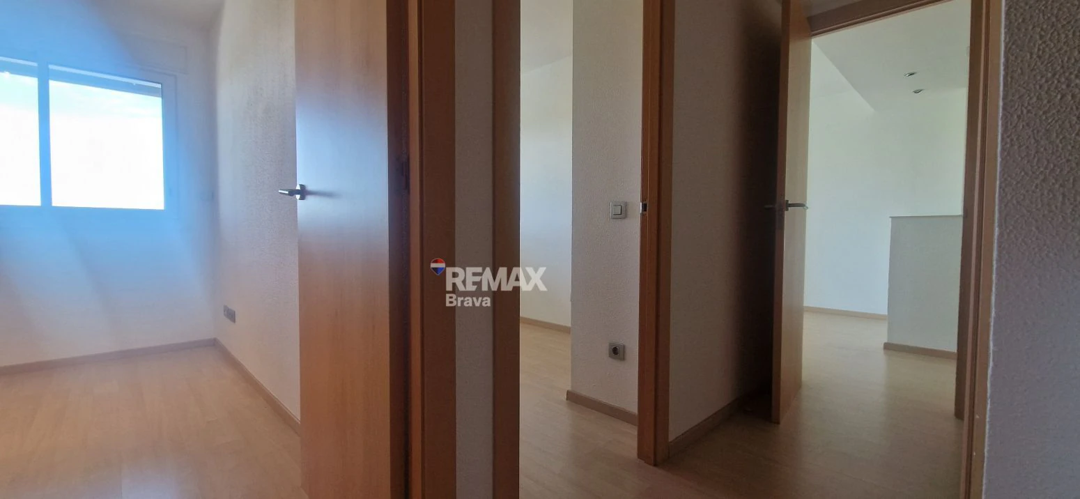 Apartamento con espectaculares vistas al canal en una de las mejores zonas de Santa Margarita, Roses