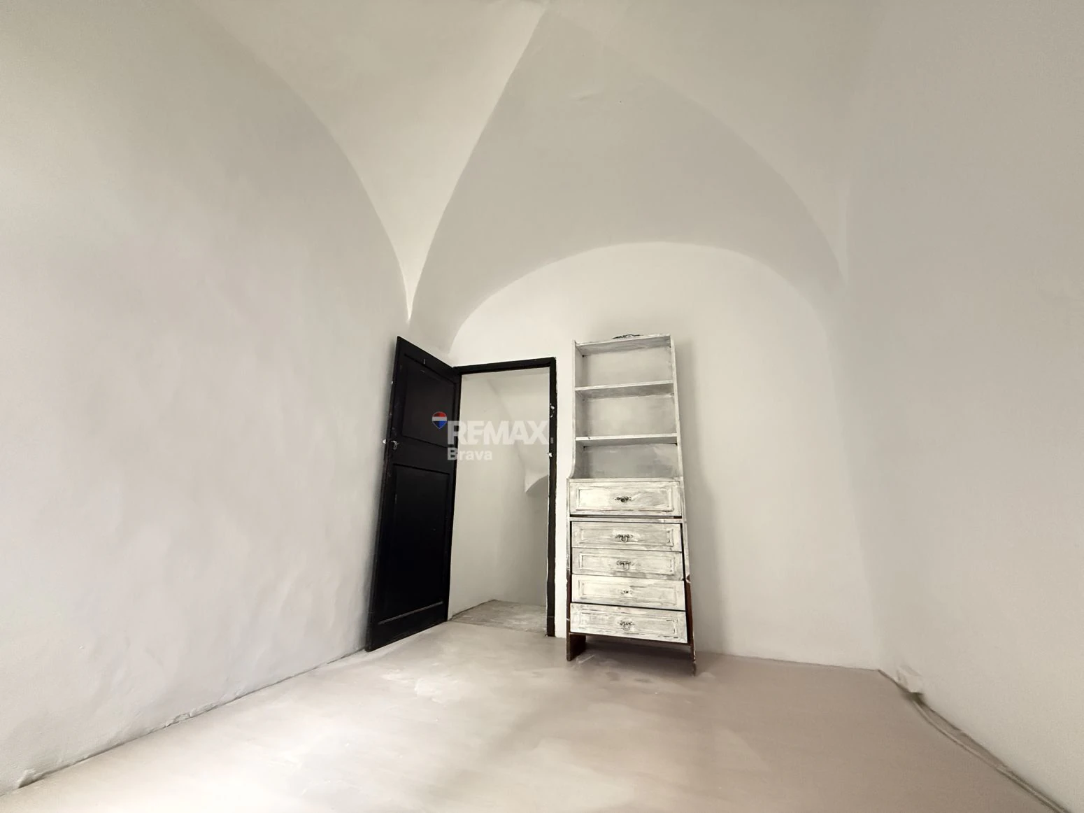 Oportunidad única para inversores: edificio con local comercial en el corazón de Besalú