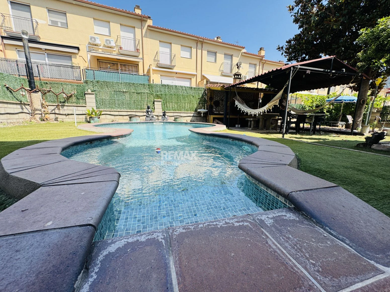 Exclusiva vivienda familiar de 6 habitaciones con piscina privada en Amer