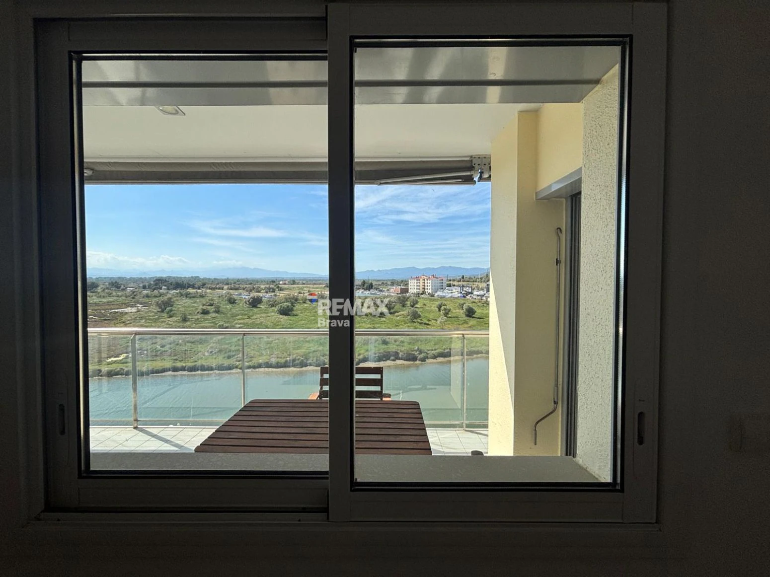 Apartamento con espectaculares vistas al canal en una de las mejores zonas de Santa Margarita, Roses