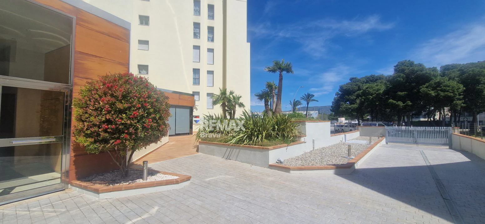 Apartamento con espectaculares vistas al canal en una de las mejores zonas de Santa Margarita, Roses