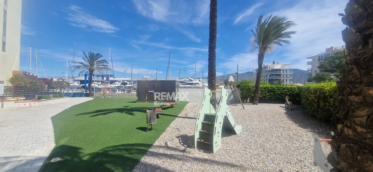 Apartamento con espectaculares vistas al canal en una de las mejores zonas de Santa Margarita, Roses