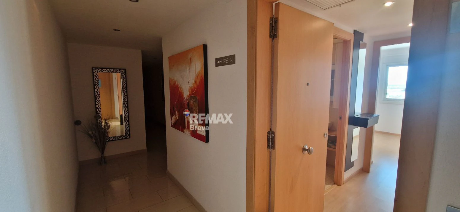 Apartamento con espectaculares vistas al canal en una de las mejores zonas de Santa Margarita, Roses