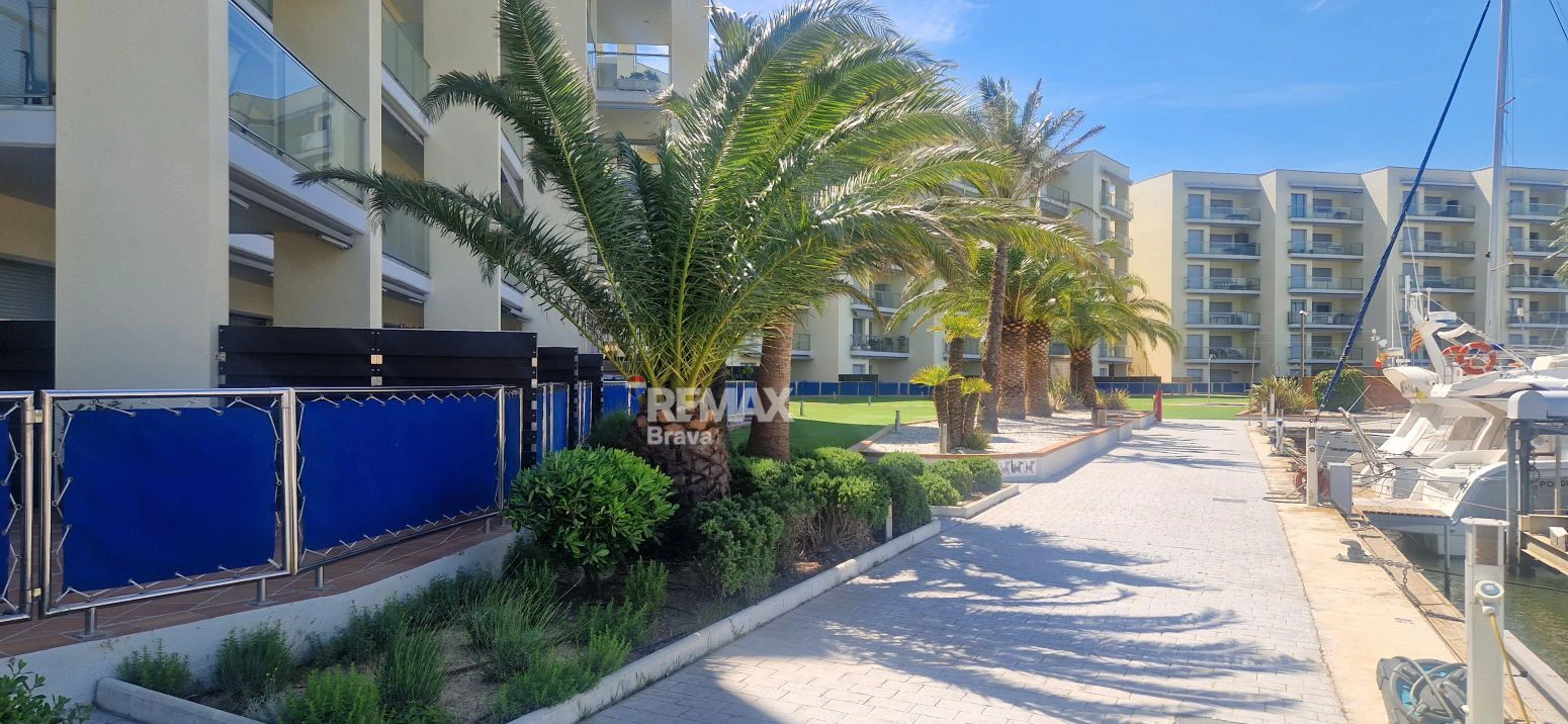 Apartamento con espectaculares vistas al canal en una de las mejores zonas de Santa Margarita, Roses