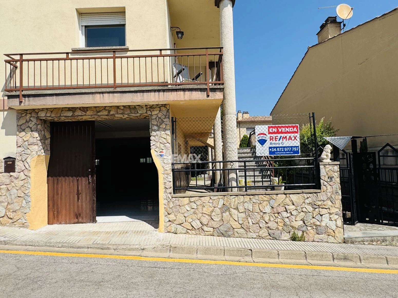 Exclusiva vivienda familiar de 6 habitaciones con piscina privada en Amer