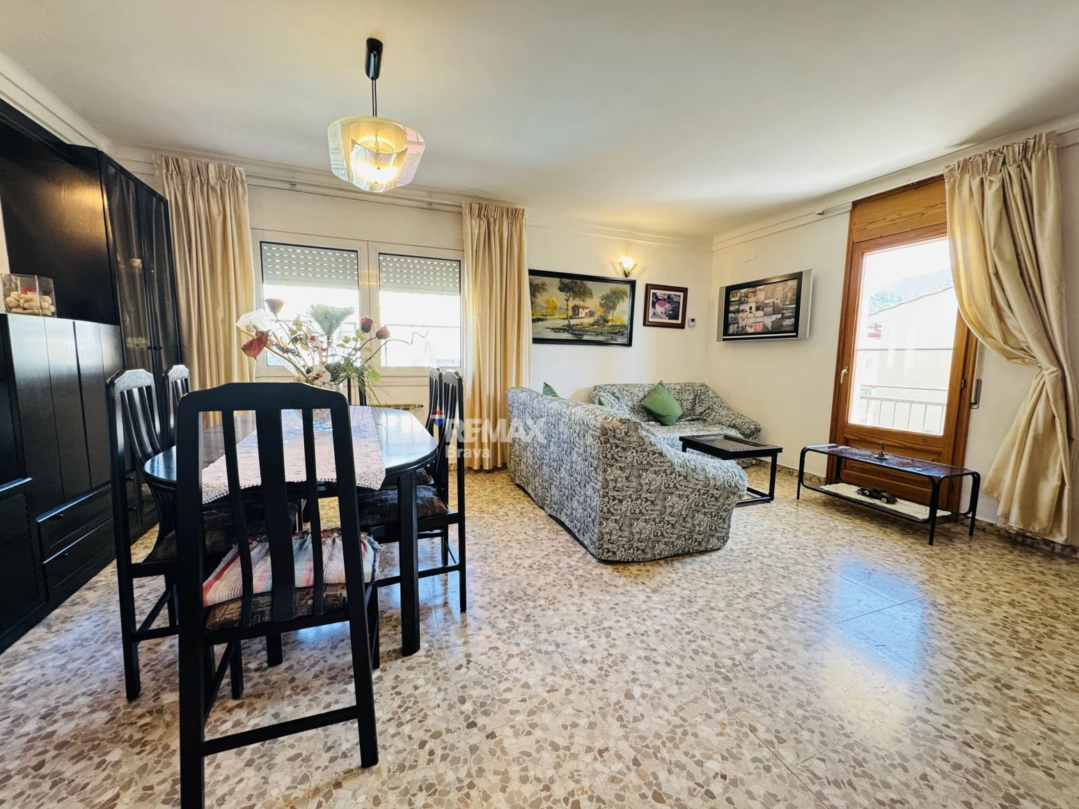 Exclusiva vivienda familiar de 6 habitaciones con piscina privada en Amer