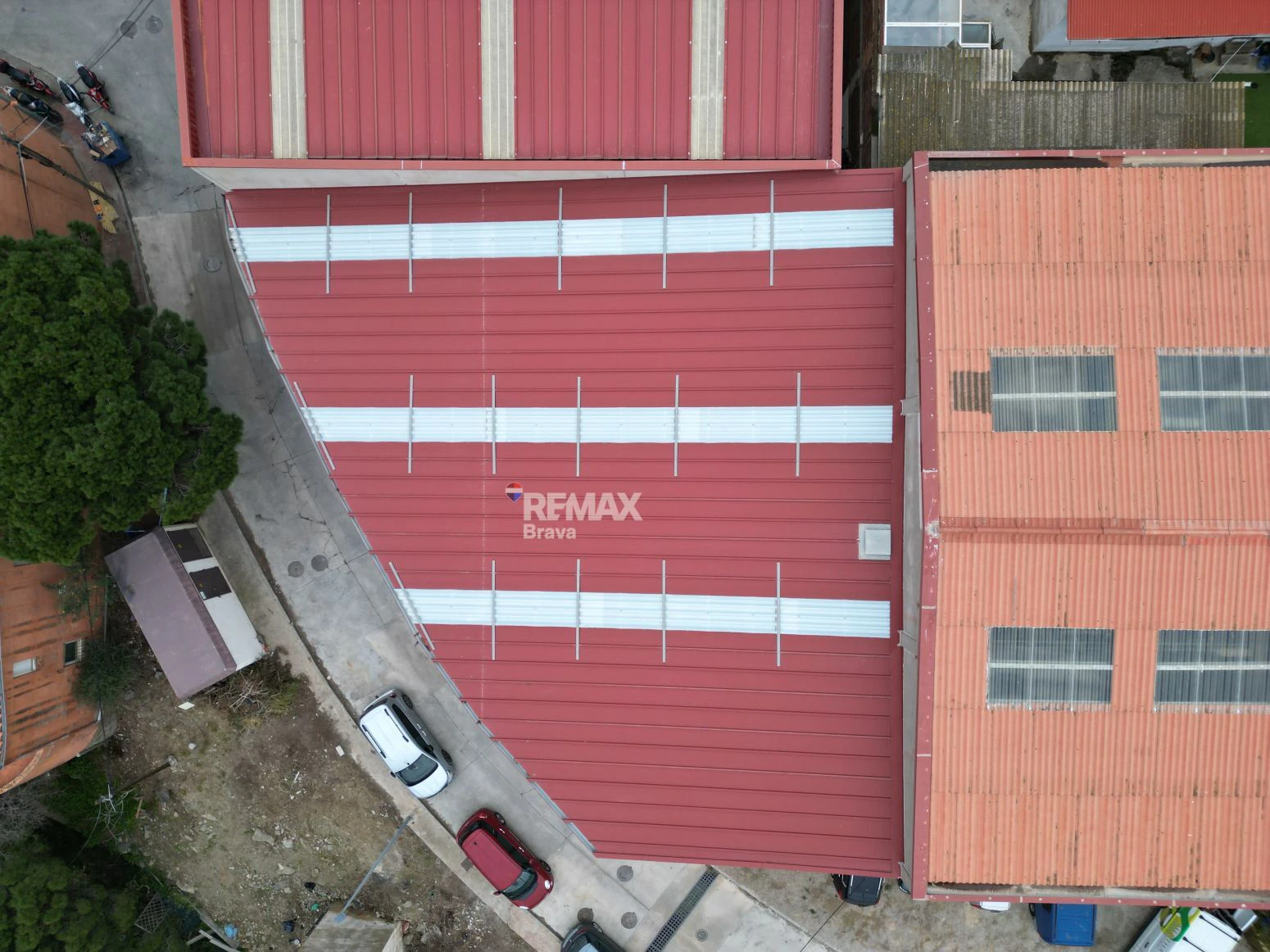 Nave industrial en Cadaqués ideal para empresa o pupilaje de barcos