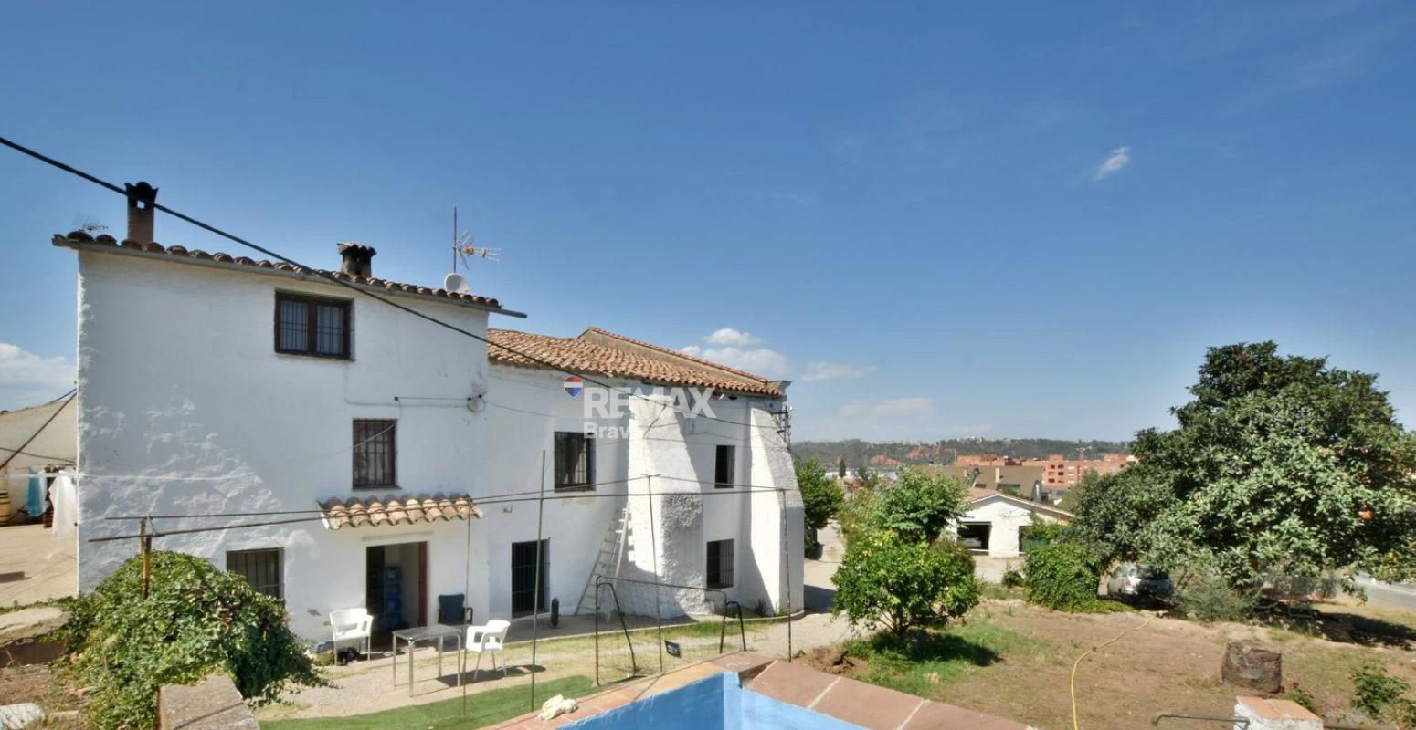 Exclusiva finca de 8.500 m² con majestuosa masía histórica en Barcelona