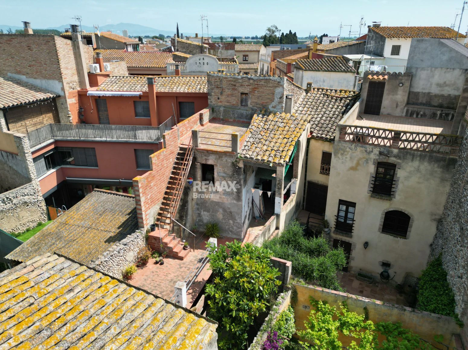 Amplia casa de pueblo de 192 m² con espacios exteriores en L´Armentera