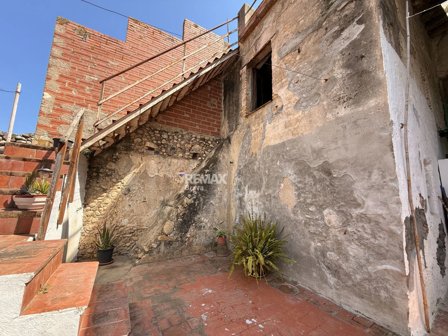 Amplia casa de pueblo de 192 m² con espacios exteriores en L´Armentera