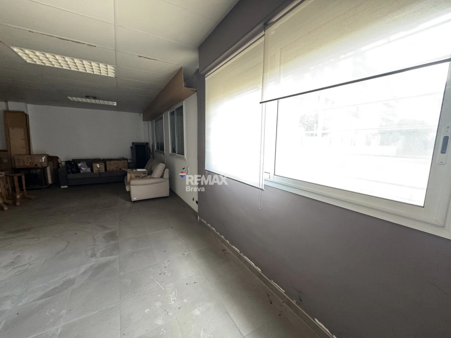 Local en buen estado ideal para despacho profesional o inversión en Girona capital