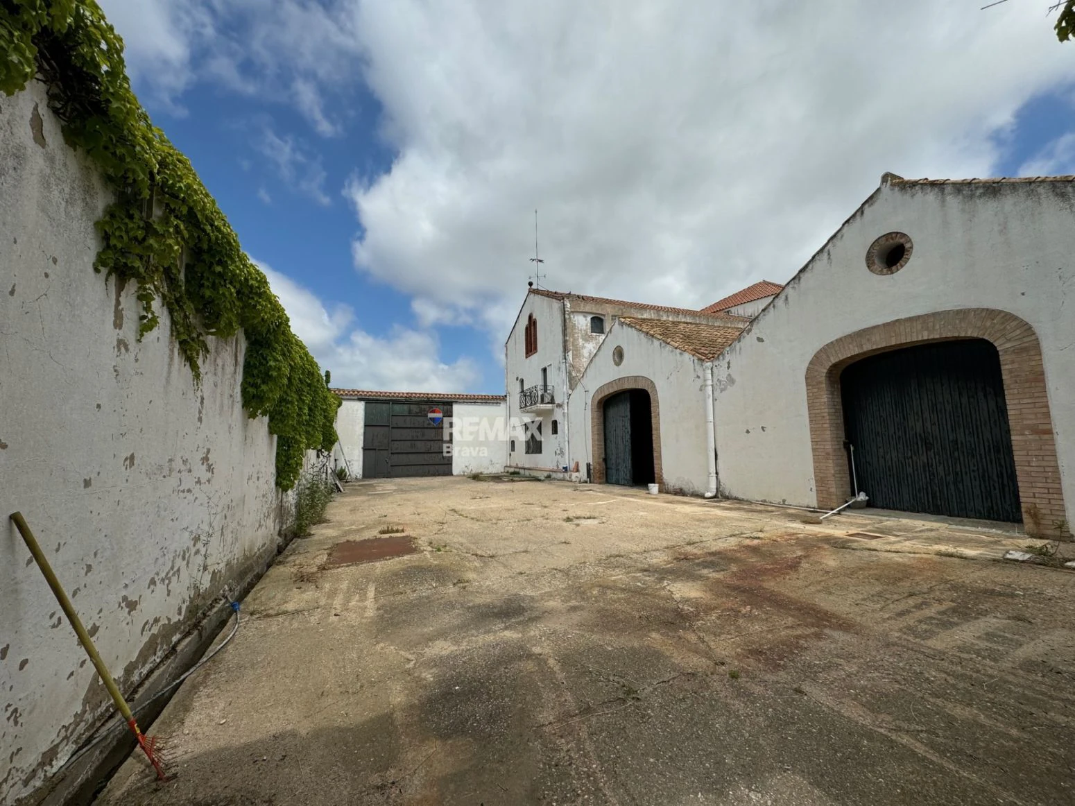 Exclusiva finca enoturística en Tarragona con restaurante, bodega y vivienda