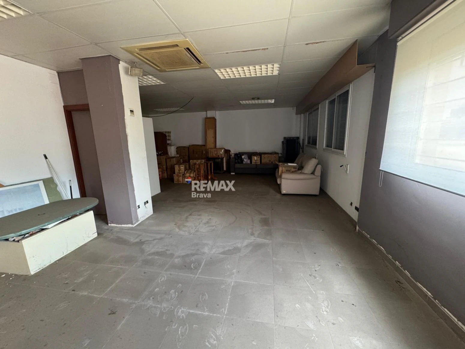 Local en buen estado ideal para despacho profesional o inversión en Girona capital