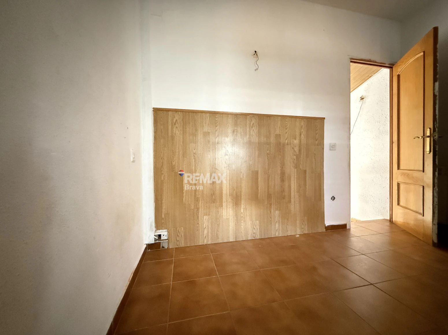 Oportunidad bancaria: casa adosada para reformar en Empuriabrava – Puigmal