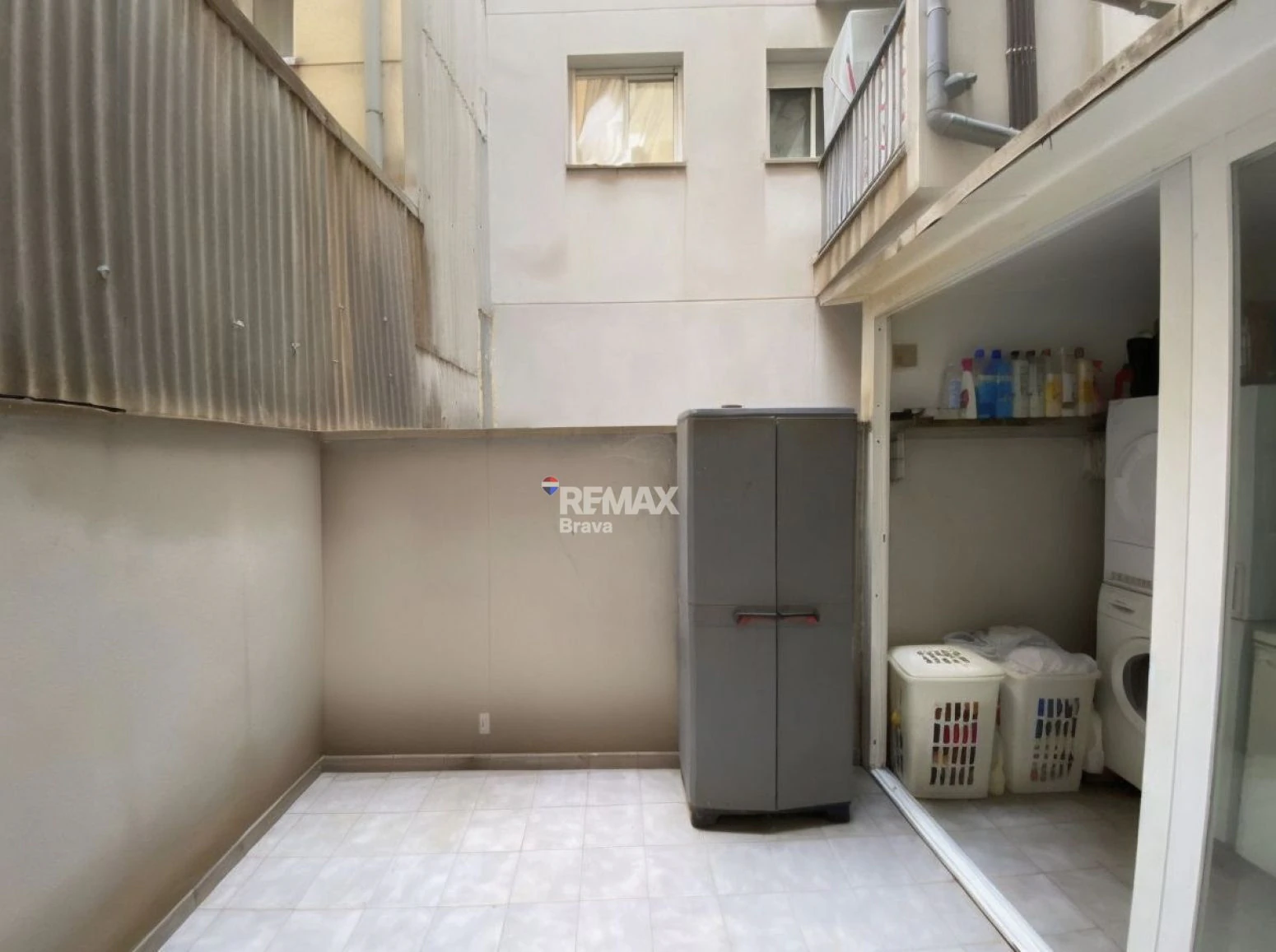 Excelente piso con terraza y parking en zona bien comunicada de Figueres