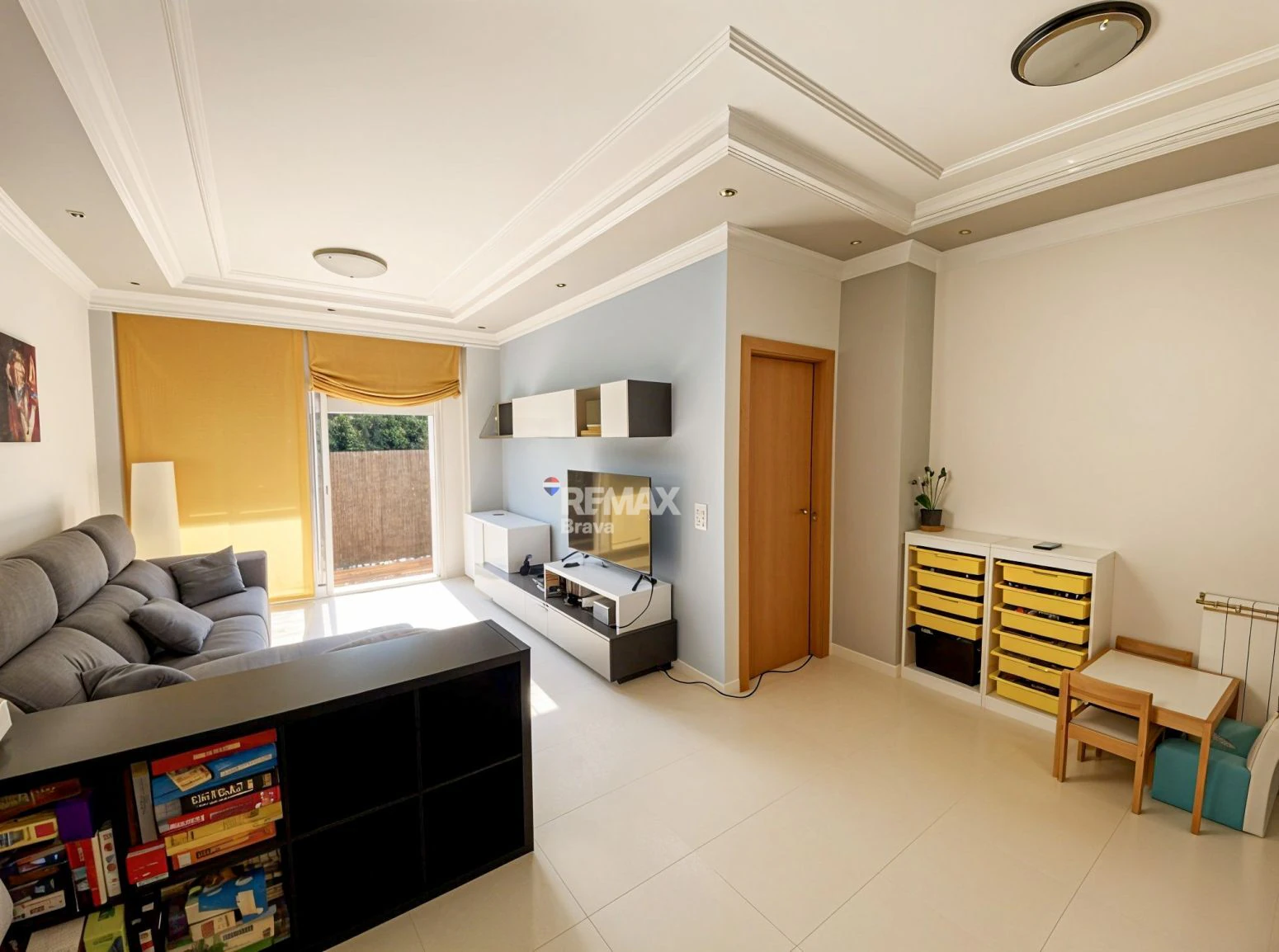 Excelente piso con terraza y parking en zona bien comunicada de Figueres