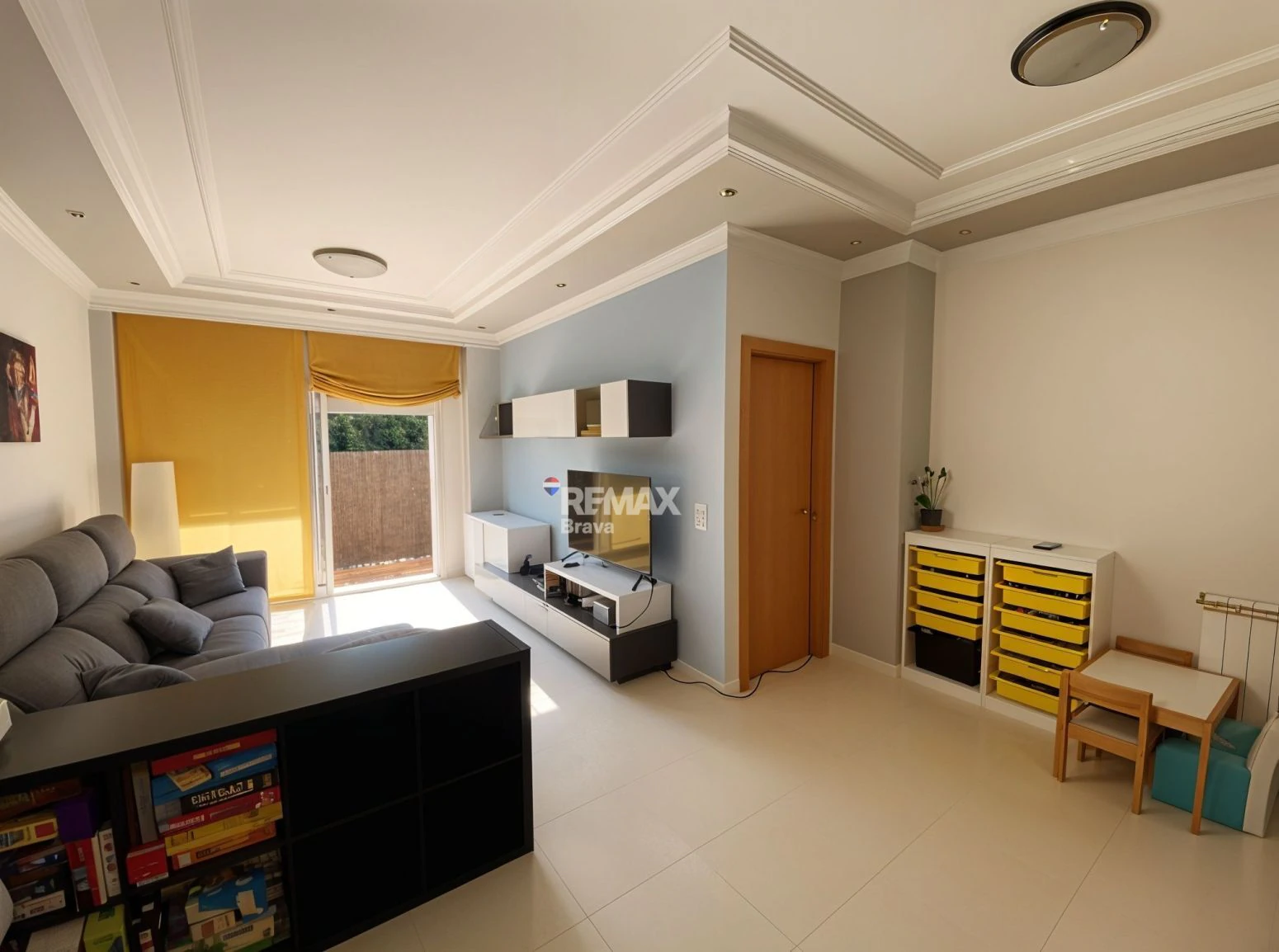 Excelente piso con terraza y parking en zona bien comunicada de Figueres