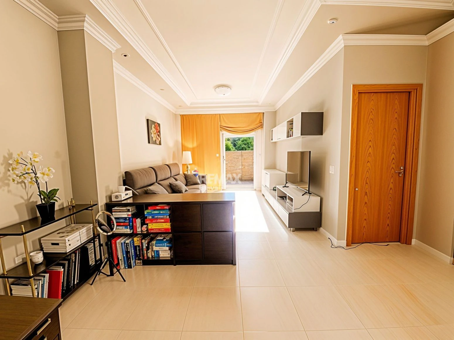 Excelente piso con terraza y parking en zona bien comunicada de Figueres