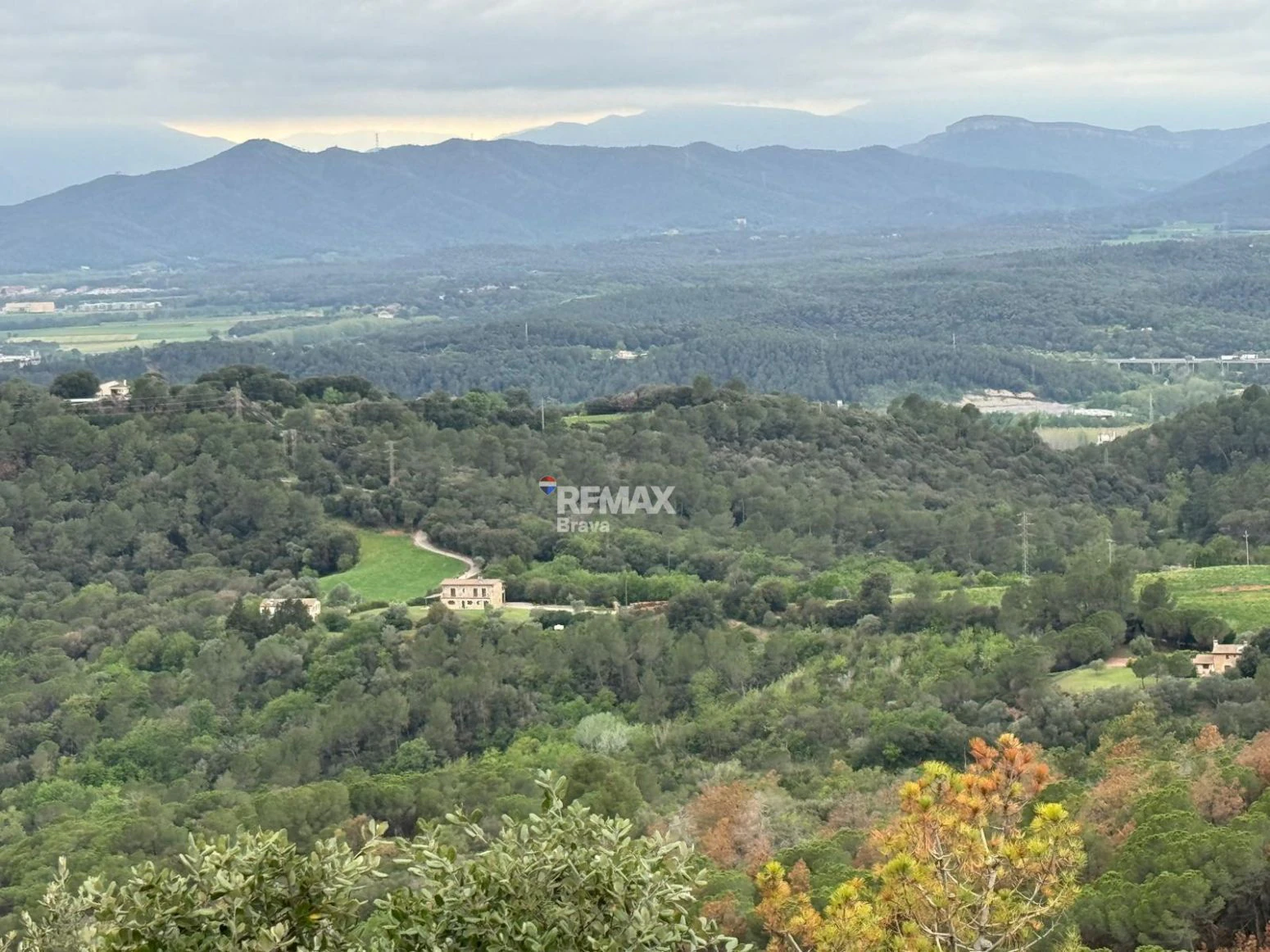 Masía en Sant Daniel (Girona) | 5 habitaciones, 3 baños y gran finca con múltiples posibilidades