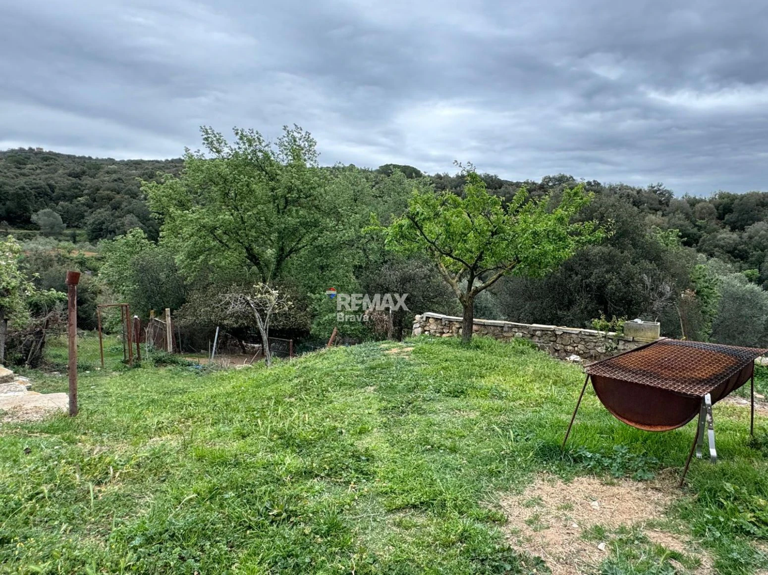 Masía en Sant Daniel (Girona) | 5 habitaciones, 3 baños y gran finca con múltiples posibilidades