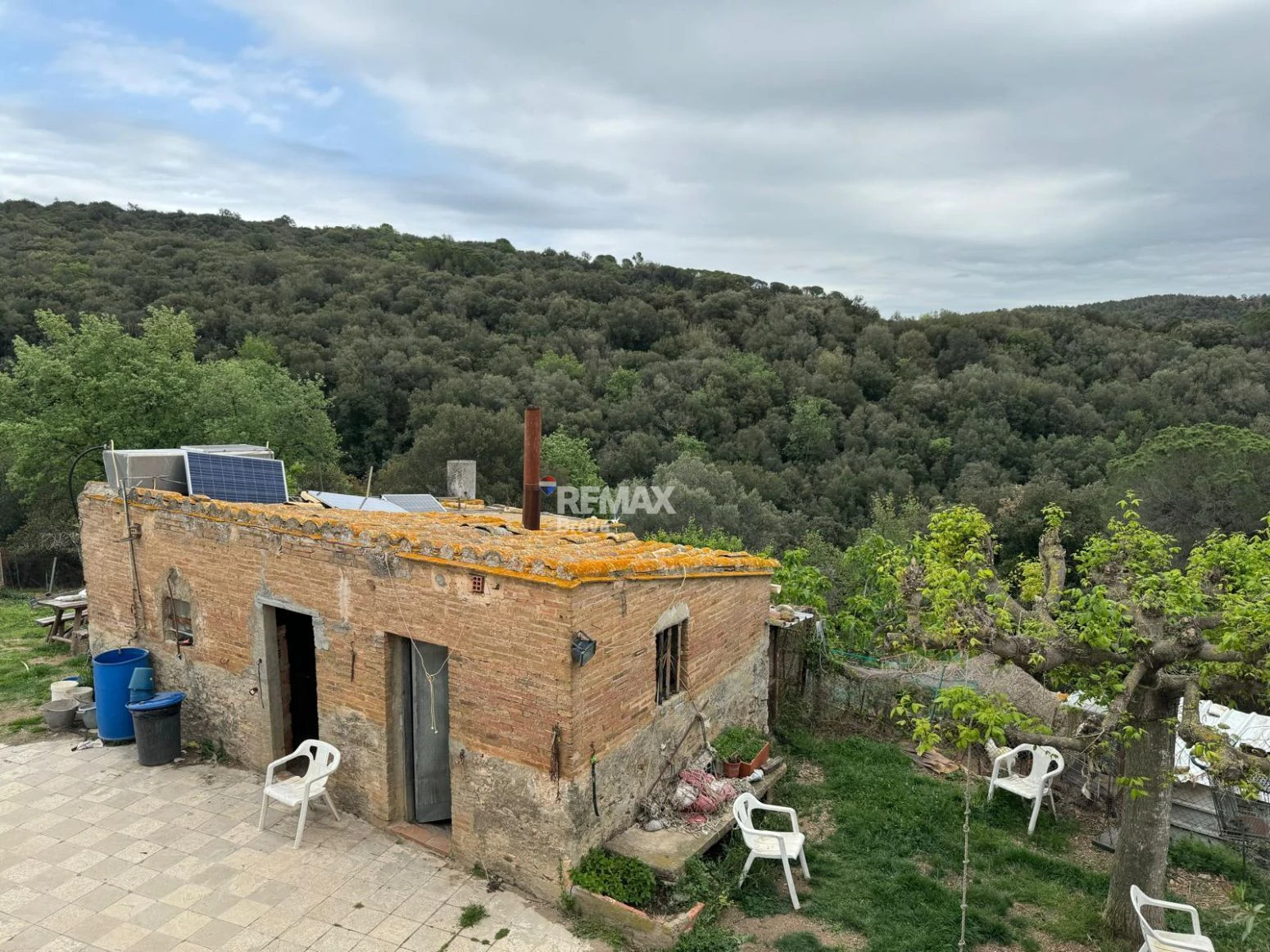 Masía en Sant Daniel (Girona) | 5 habitaciones, 3 baños y gran finca con múltiples posibilidades