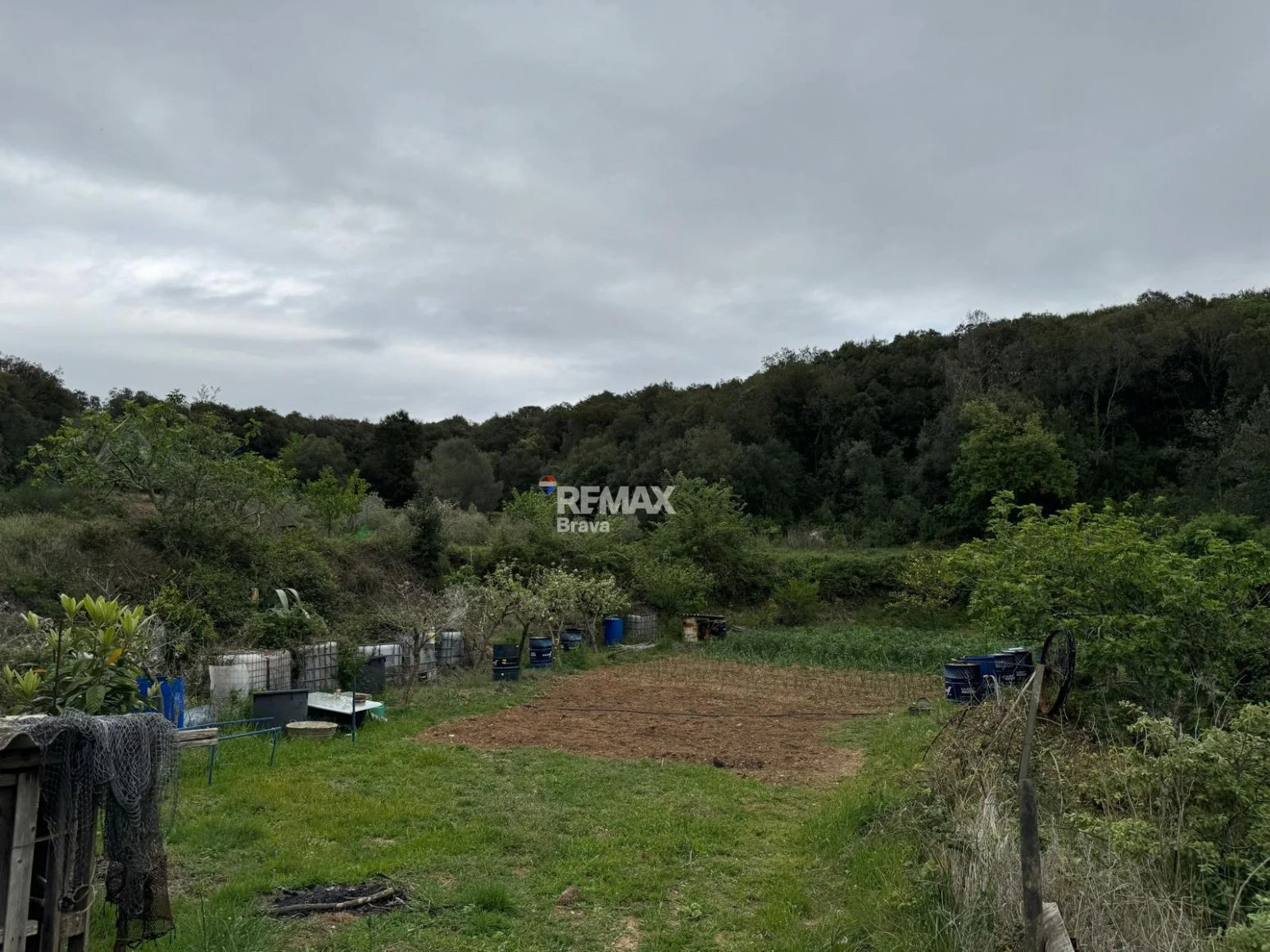 Masía en Sant Daniel (Girona) | 5 habitaciones, 3 baños y gran finca con múltiples posibilidades